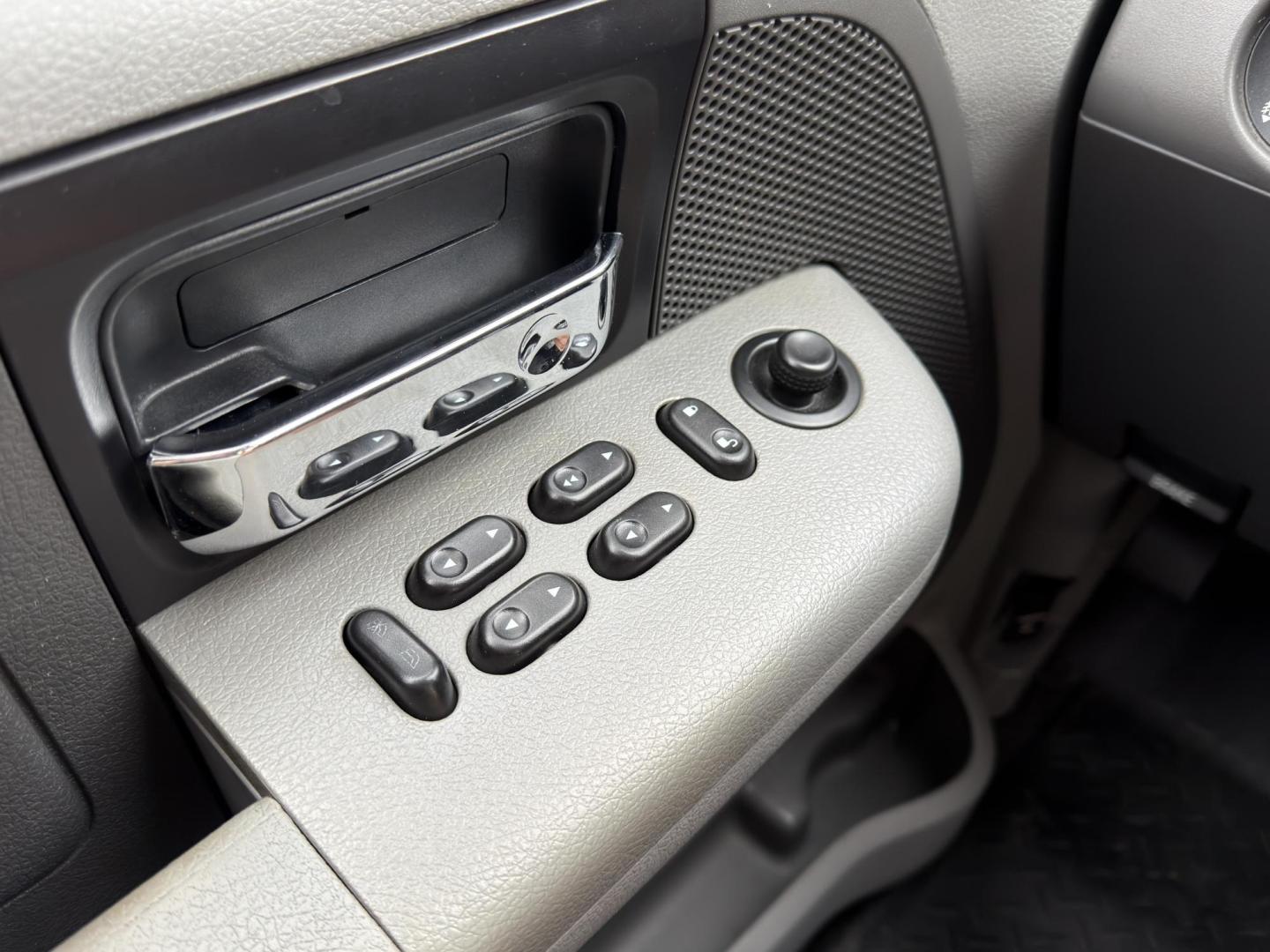 2008 GRAY /Gray Ford F-150 STX SuperCab 2WD (1FTRX12W78F) with an 4.6L V8 engine, Automatic transmission, located at 2990 Old Orchard Rd., Jackson, MO, 63755, 37.354214, -89.612106 - 2008 Ford F-150 STX 142xxx miles Rear Wheel Drive 4.6L V8 Automatic Cruise Power Windows/Locks/Mirrors We have financing available and we accept trades! Fill out a credit application on our website or come by today! If you have any questions, give us a call at (573) 204-7777 or visit our web - Photo#25