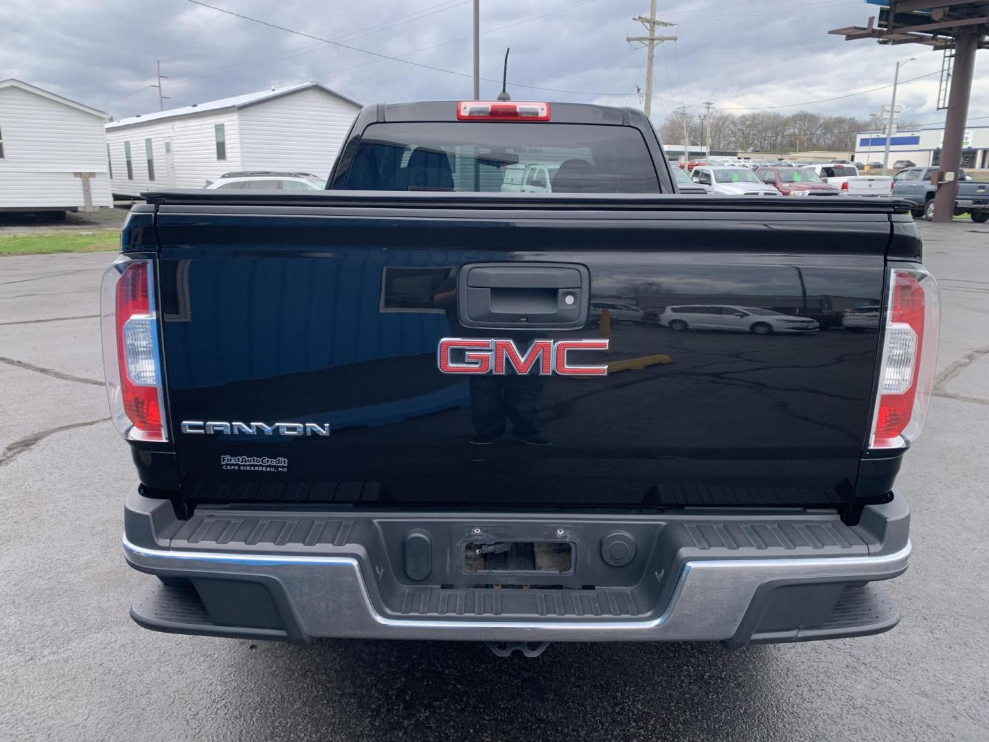 2015 BLACK /BLACK GMC Canyon Base Ext. Cab 2WD (1GTH5AEAXF1) with an 2.5L L4 DOHC 24V engine, Automatic transmission, located at 506 S. Kingshighway, Cape Girardeau, MO, 63703, (573) 235-5000, 37.294991, -89.553635 - 2015 GMC Canyon 125,xxx miles Automatic Ext. Cab Cruise Power Windows/Locks/Mirrors Keyless Entry We have financing available and we accept trades! Fill out a credit application on our website or come by today! If you have any questions, give us a call at (573) 235-5000 or visit our websit - Photo#6