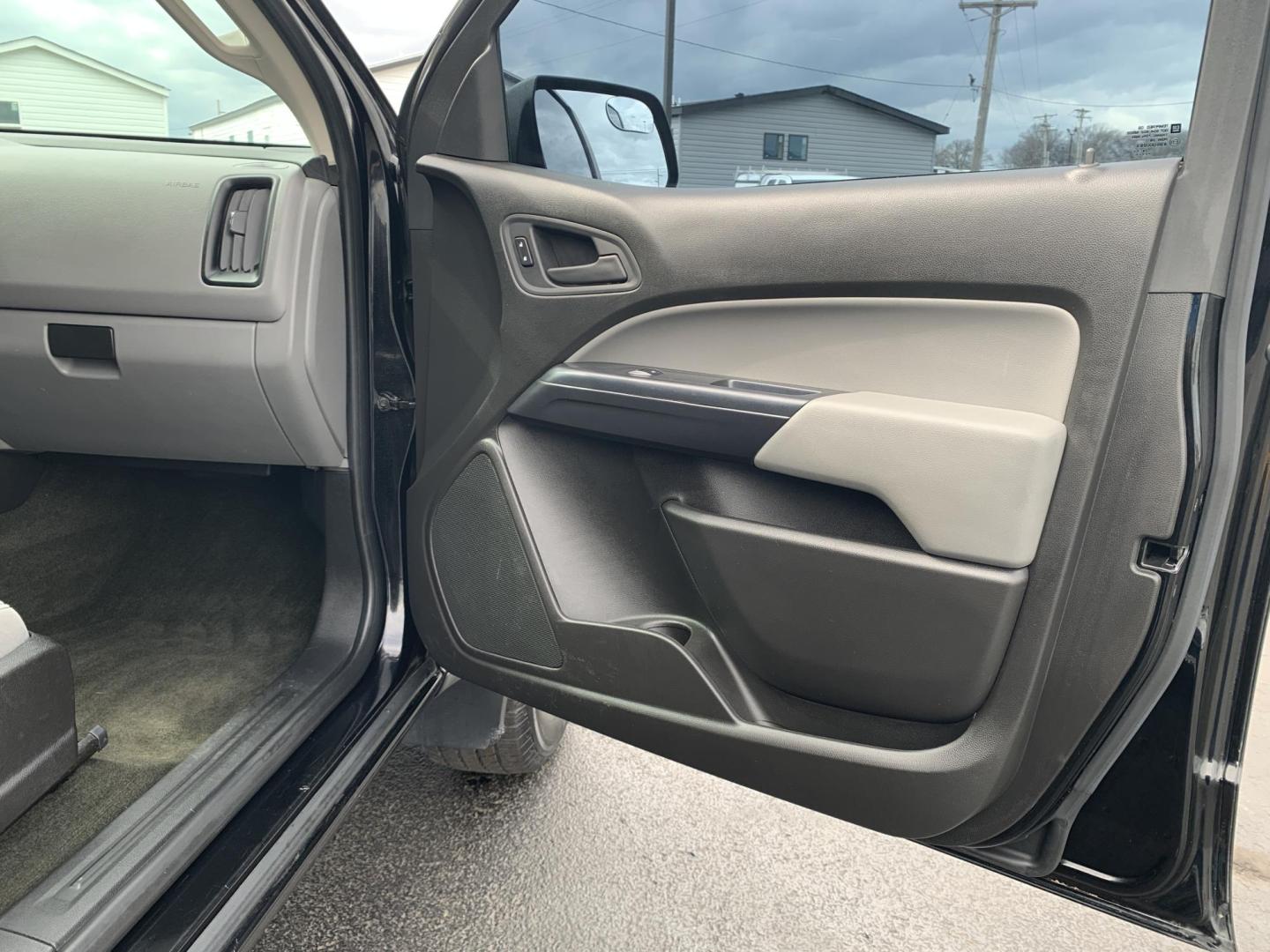 2015 BLACK /BLACK GMC Canyon Base Ext. Cab 2WD (1GTH5AEAXF1) with an 2.5L L4 DOHC 24V engine, Automatic transmission, located at 506 S. Kingshighway, Cape Girardeau, MO, 63703, (573) 235-5000, 37.294991, -89.553635 - 2015 GMC Canyon 125,xxx miles Automatic Ext. Cab Cruise Power Windows/Locks/Mirrors Keyless Entry We have financing available and we accept trades! Fill out a credit application on our website or come by today! If you have any questions, give us a call at (573) 235-5000 or visit our websit - Photo#10