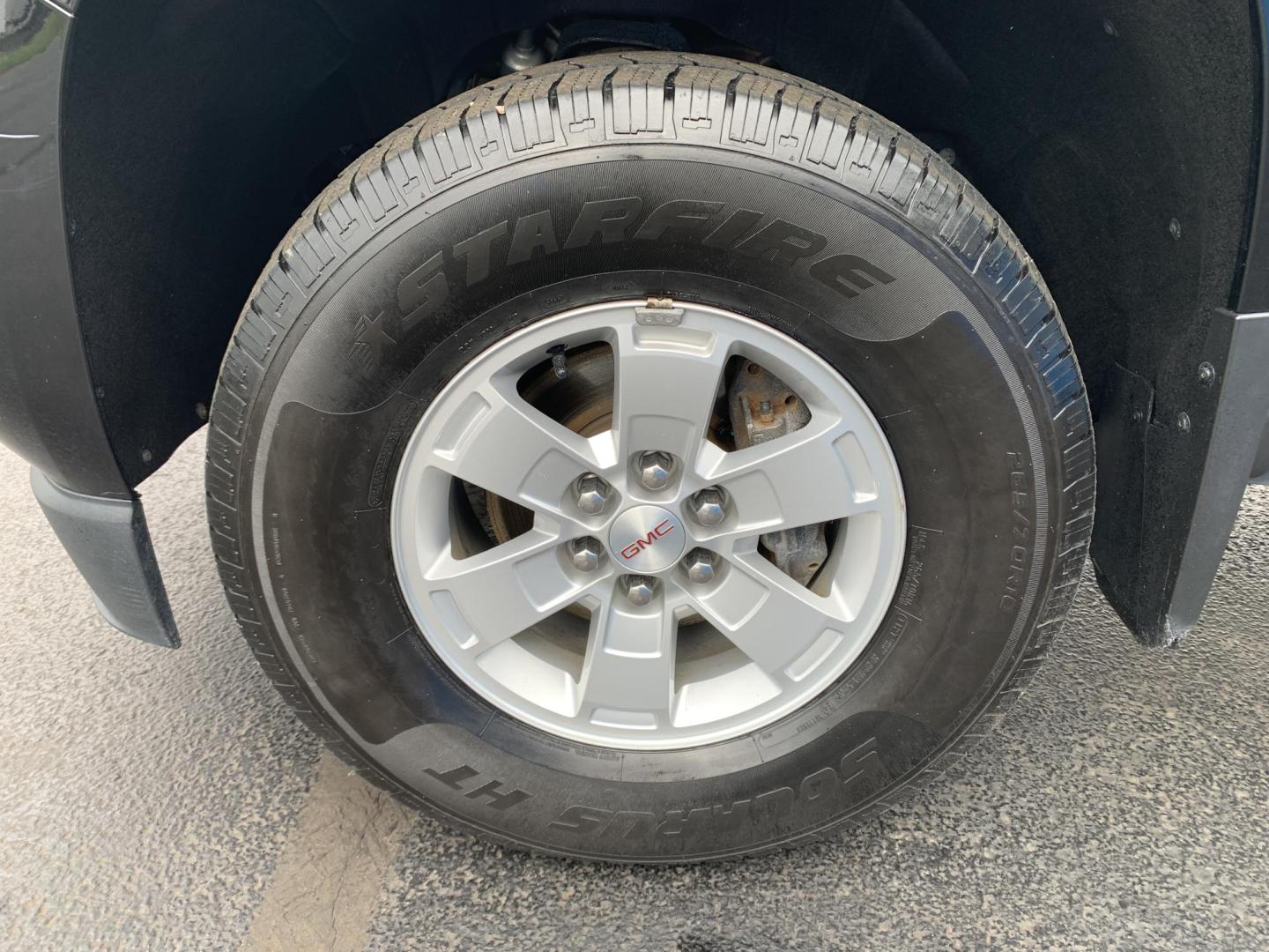 2015 BLACK /BLACK GMC Canyon Base Ext. Cab 2WD (1GTH5AEAXF1) with an 2.5L L4 DOHC 24V engine, Automatic transmission, located at 506 S. Kingshighway, Cape Girardeau, MO, 63703, (573) 235-5000, 37.294991, -89.553635 - 2015 GMC Canyon 125,xxx miles Automatic Ext. Cab Cruise Power Windows/Locks/Mirrors Keyless Entry We have financing available and we accept trades! Fill out a credit application on our website or come by today! If you have any questions, give us a call at (573) 235-5000 or visit our websit - Photo#29