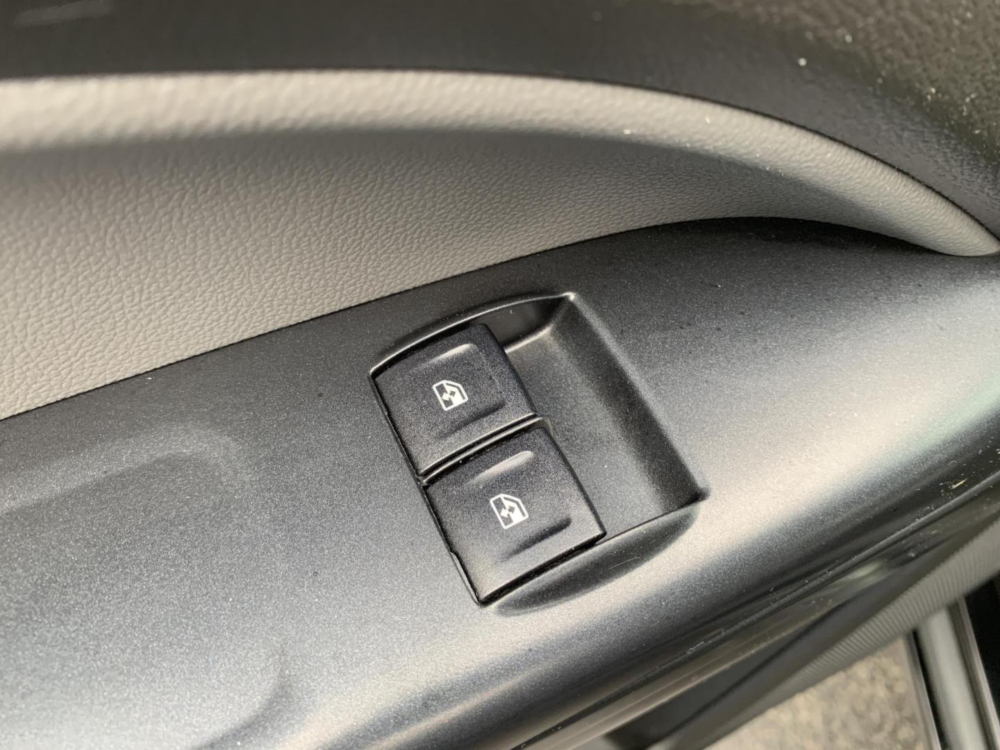 2015 BLACK /BLACK GMC Canyon Base Ext. Cab 2WD (1GTH5AEAXF1) with an 2.5L L4 DOHC 24V engine, Automatic transmission, located at 506 S. Kingshighway, Cape Girardeau, MO, 63703, (573) 235-5000, 37.294991, -89.553635 - 2015 GMC Canyon 125,xxx miles Automatic Ext. Cab Cruise Power Windows/Locks/Mirrors Keyless Entry We have financing available and we accept trades! Fill out a credit application on our website or come by today! If you have any questions, give us a call at (573) 235-5000 or visit our websit - Photo#16