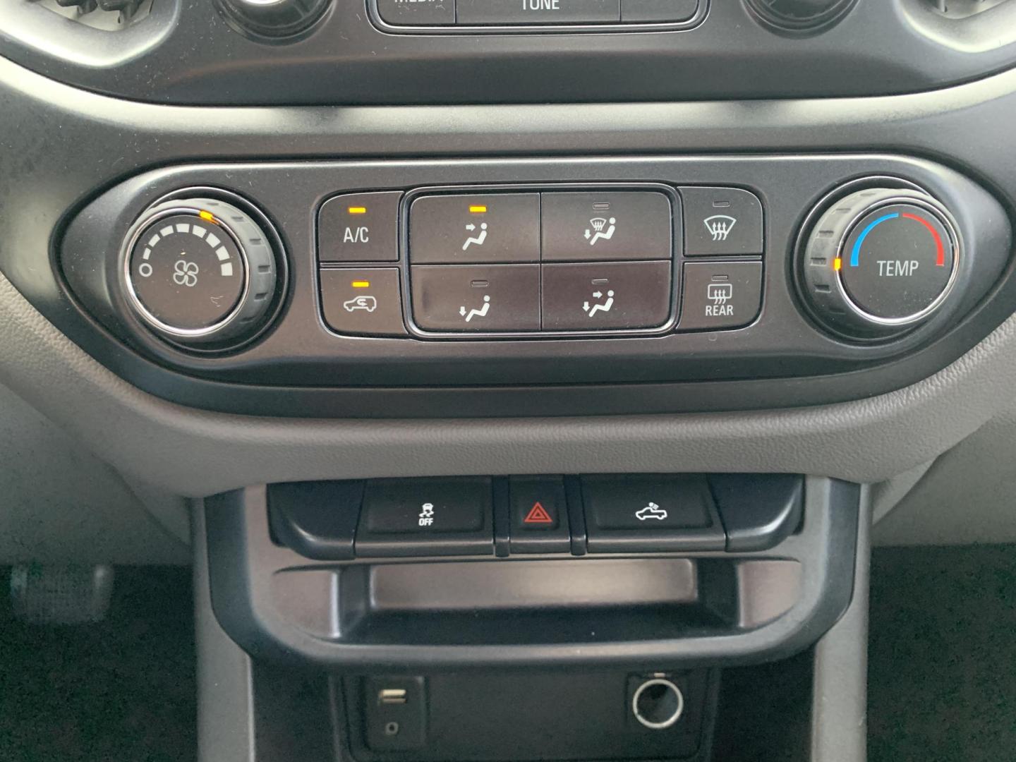 2015 BLACK /BLACK GMC Canyon Base Ext. Cab 2WD (1GTH5AEAXF1) with an 2.5L L4 DOHC 24V engine, Automatic transmission, located at 506 S. Kingshighway, Cape Girardeau, MO, 63703, (573) 235-5000, 37.294991, -89.553635 - 2015 GMC Canyon 125,xxx miles Automatic Ext. Cab Cruise Power Windows/Locks/Mirrors Keyless Entry We have financing available and we accept trades! Fill out a credit application on our website or come by today! If you have any questions, give us a call at (573) 235-5000 or visit our websit - Photo#23