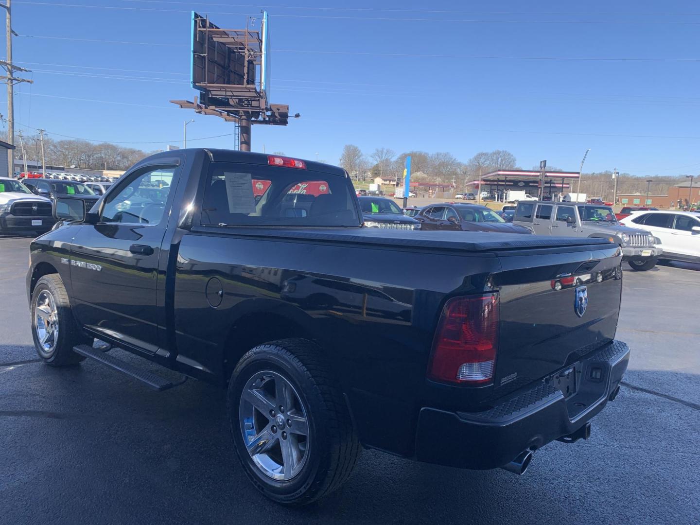 2012 BLACK /GRAY Dodge Ram 1500 ST EXPRESS 2WD (3C6JD6AT4CG) with an 5.7L V8 OHV 16V engine, Automatic transmission, located at 506 S. Kingshighway, Cape Girardeau, MO, 63703, (573) 235-5000, 37.294991, -89.553635 - 2012 Dodge Ram 1500 79,xxx miles Cruise Backup Cam Steering wheel controls Power windows/locks/mirrors We have financing available and we accept trades! Fill out a credit application on our website or come by today! If you have any questions, give us a call at (573) 235-5000 or visit our webs - Photo#5