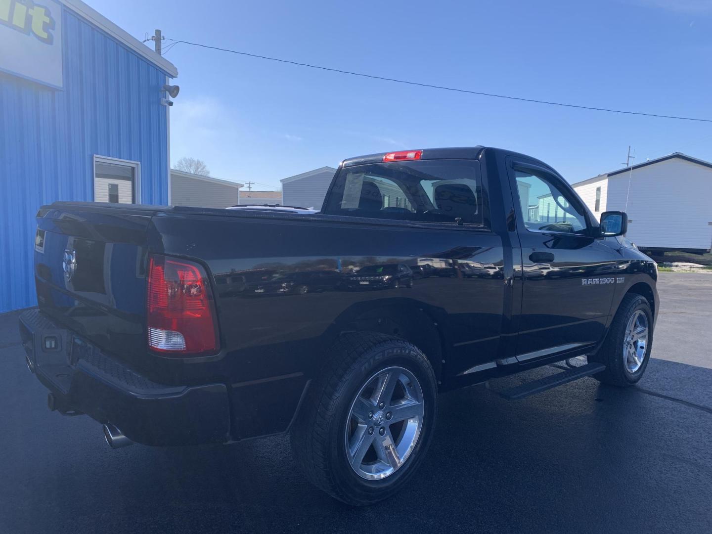 2012 BLACK /GRAY Dodge Ram 1500 ST EXPRESS 2WD (3C6JD6AT4CG) with an 5.7L V8 OHV 16V engine, Automatic transmission, located at 506 S. Kingshighway, Cape Girardeau, MO, 63703, (573) 235-5000, 37.294991, -89.553635 - 2012 Dodge Ram 1500 79,xxx miles Cruise Backup Cam Steering wheel controls Power windows/locks/mirrors We have financing available and we accept trades! Fill out a credit application on our website or come by today! If you have any questions, give us a call at (573) 235-5000 or visit our webs - Photo#9