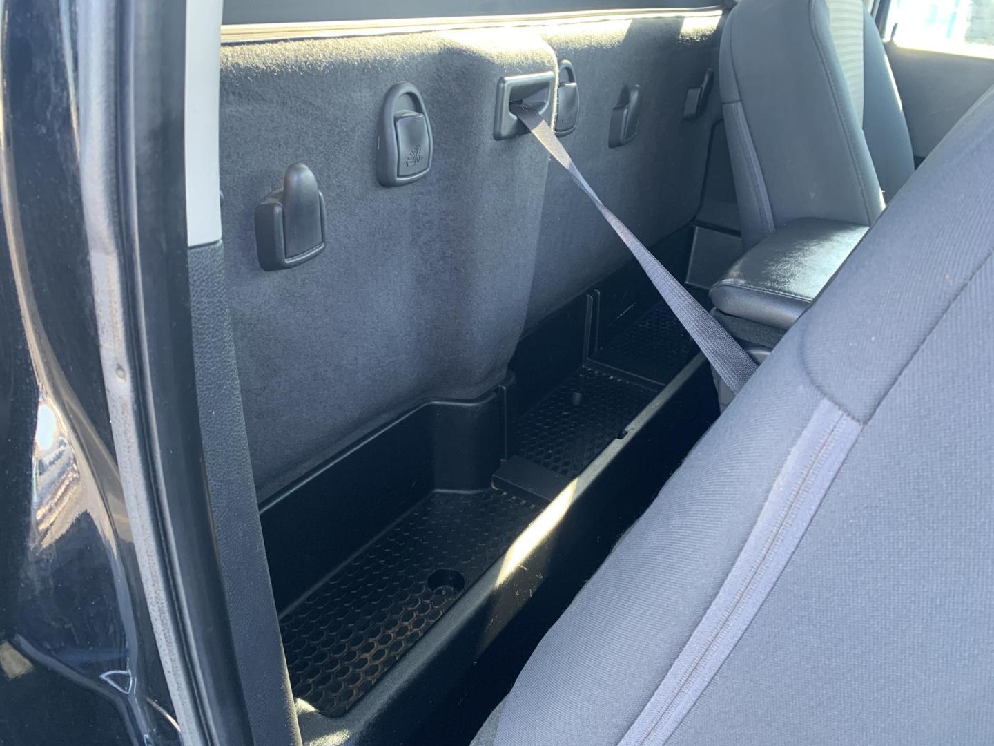 2012 BLACK /GRAY Dodge Ram 1500 ST EXPRESS 2WD (3C6JD6AT4CG) with an 5.7L V8 OHV 16V engine, Automatic transmission, located at 506 S. Kingshighway, Cape Girardeau, MO, 63703, (573) 235-5000, 37.294991, -89.553635 - 2012 Dodge Ram 1500 79,xxx miles Cruise Backup Cam Steering wheel controls Power windows/locks/mirrors We have financing available and we accept trades! Fill out a credit application on our website or come by today! If you have any questions, give us a call at (573) 235-5000 or visit our webs - Photo#14