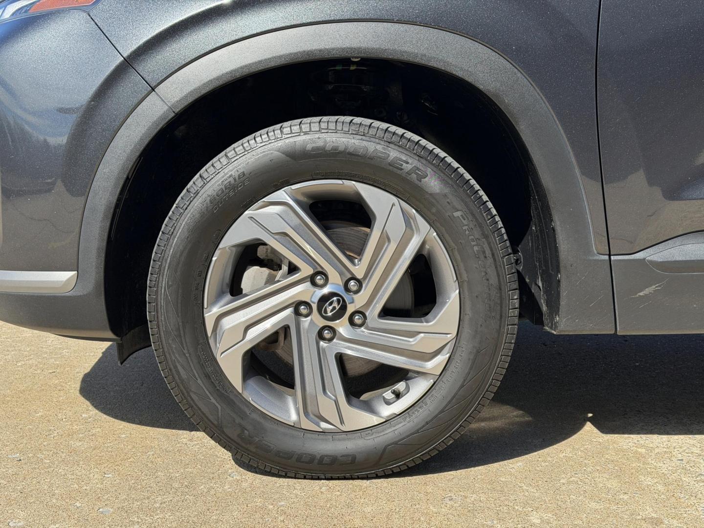 2023 GRAY /Gray Hyundai Santa Fe SE AWD (5NMS1DAJ9PH) with an 2.5L 4 Cyl. engine, Automatic transmission, located at 2990 Old Orchard Rd., Jackson, MO, 63755, 37.354214, -89.612106 - 2023 Hyundai Santa FE SE 1-Owner 107xxx miles All Wheel Drive 2.5L 4 Cyl. Automatic Backup Camera Bluetooth Cruise Power Windows/Locks/Mirrors We have financing available and we accept trades! Fill out a credit application on our website or come by today! If you have any questions, give u - Photo#33