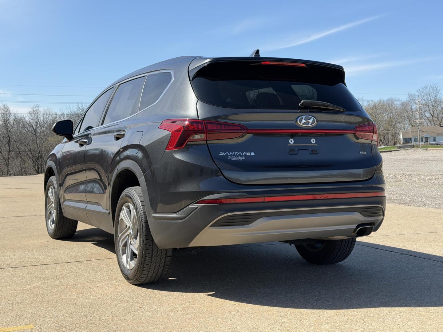 2023 GRAY /Gray Hyundai Santa Fe SE AWD (5NMS1DAJ9PH) with an 2.5L 4 Cyl. engine, Automatic transmission, located at 2990 Old Orchard Rd., Jackson, MO, 63755, 37.354214, -89.612106 - 2023 Hyundai Santa FE SE 1-Owner 107xxx miles All Wheel Drive 2.5L 4 Cyl. Automatic Backup Camera Bluetooth Cruise Power Windows/Locks/Mirrors We have financing available and we accept trades! Fill out a credit application on our website or come by today! If you have any questions, give u - Photo#8