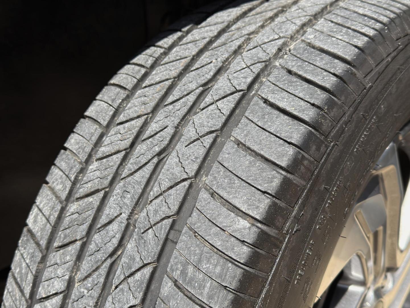 2023 GRAY /Gray Hyundai Santa Fe SE AWD (5NMS1DAJ9PH) with an 2.5L 4 Cyl. engine, Automatic transmission, located at 2990 Old Orchard Rd., Jackson, MO, 63755, 37.354214, -89.612106 - 2023 Hyundai Santa FE SE 1-Owner 107xxx miles All Wheel Drive 2.5L 4 Cyl. Automatic Backup Camera Bluetooth Cruise Power Windows/Locks/Mirrors We have financing available and we accept trades! Fill out a credit application on our website or come by today! If you have any questions, give u - Photo#32