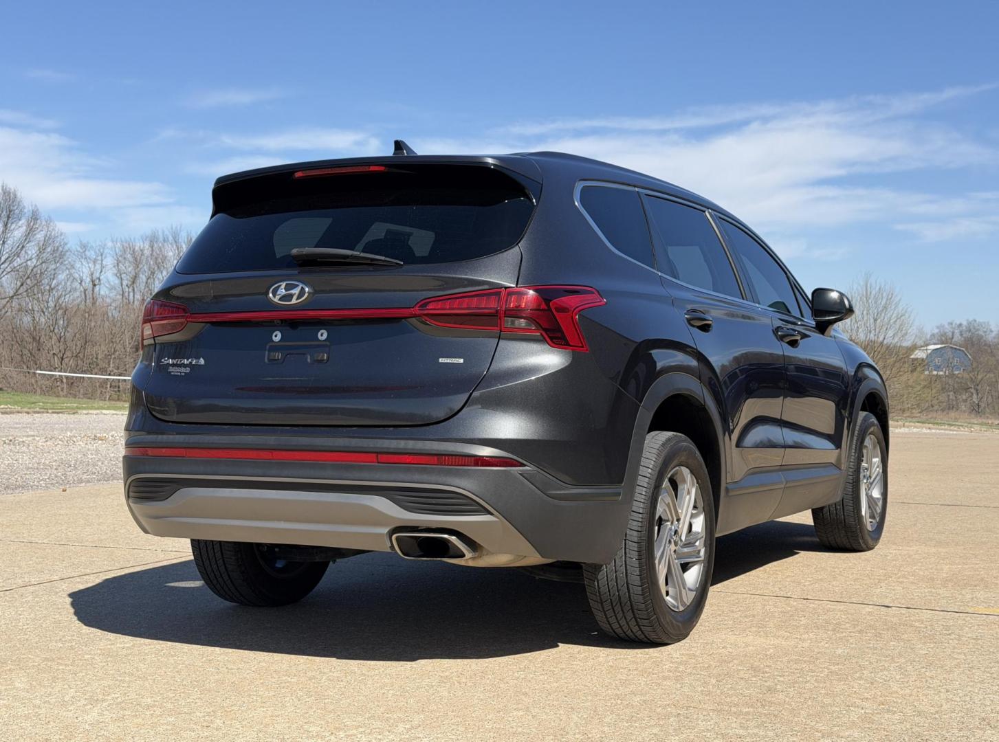 2023 GRAY /Gray Hyundai Santa Fe SE AWD (5NMS1DAJ9PH) with an 2.5L 4 Cyl. engine, Automatic transmission, located at 2990 Old Orchard Rd., Jackson, MO, 63755, 37.354214, -89.612106 - 2023 Hyundai Santa FE SE 1-Owner 107xxx miles All Wheel Drive 2.5L 4 Cyl. Automatic Backup Camera Bluetooth Cruise Power Windows/Locks/Mirrors We have financing available and we accept trades! Fill out a credit application on our website or come by today! If you have any questions, give u - Photo#7