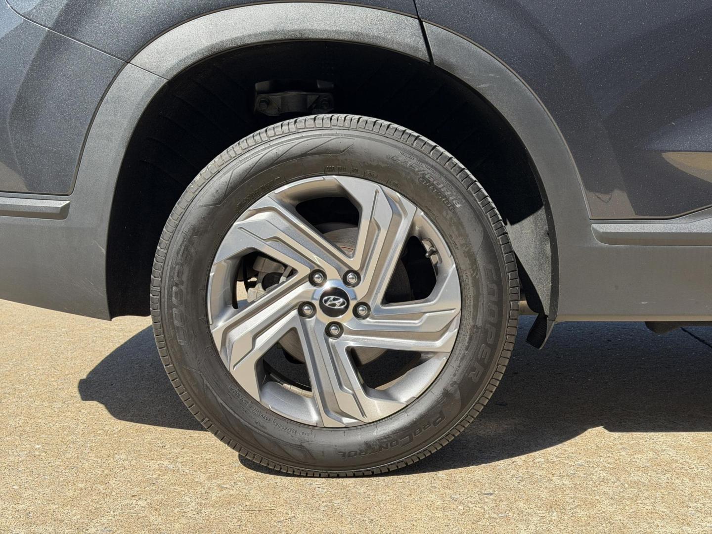 2023 GRAY /Gray Hyundai Santa Fe SE AWD (5NMS1DAJ9PH) with an 2.5L 4 Cyl. engine, Automatic transmission, located at 2990 Old Orchard Rd., Jackson, MO, 63755, 37.354214, -89.612106 - 2023 Hyundai Santa FE SE 1-Owner 107xxx miles All Wheel Drive 2.5L 4 Cyl. Automatic Backup Camera Bluetooth Cruise Power Windows/Locks/Mirrors We have financing available and we accept trades! Fill out a credit application on our website or come by today! If you have any questions, give u - Photo#35