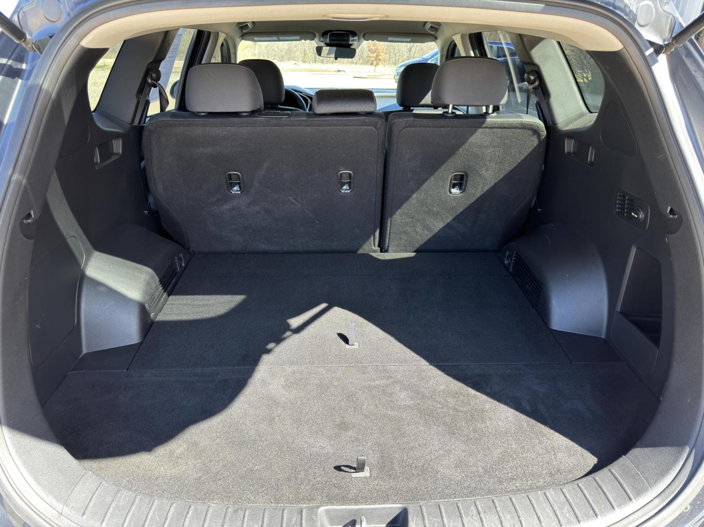 2023 GRAY /Gray Hyundai Santa Fe SE AWD (5NMS1DAJ9PH) with an 2.5L 4 Cyl. engine, Automatic transmission, located at 2990 Old Orchard Rd., Jackson, MO, 63755, 37.354214, -89.612106 - 2023 Hyundai Santa FE SE 1-Owner 107xxx miles All Wheel Drive 2.5L 4 Cyl. Automatic Backup Camera Bluetooth Cruise Power Windows/Locks/Mirrors We have financing available and we accept trades! Fill out a credit application on our website or come by today! If you have any questions, give u - Photo#18