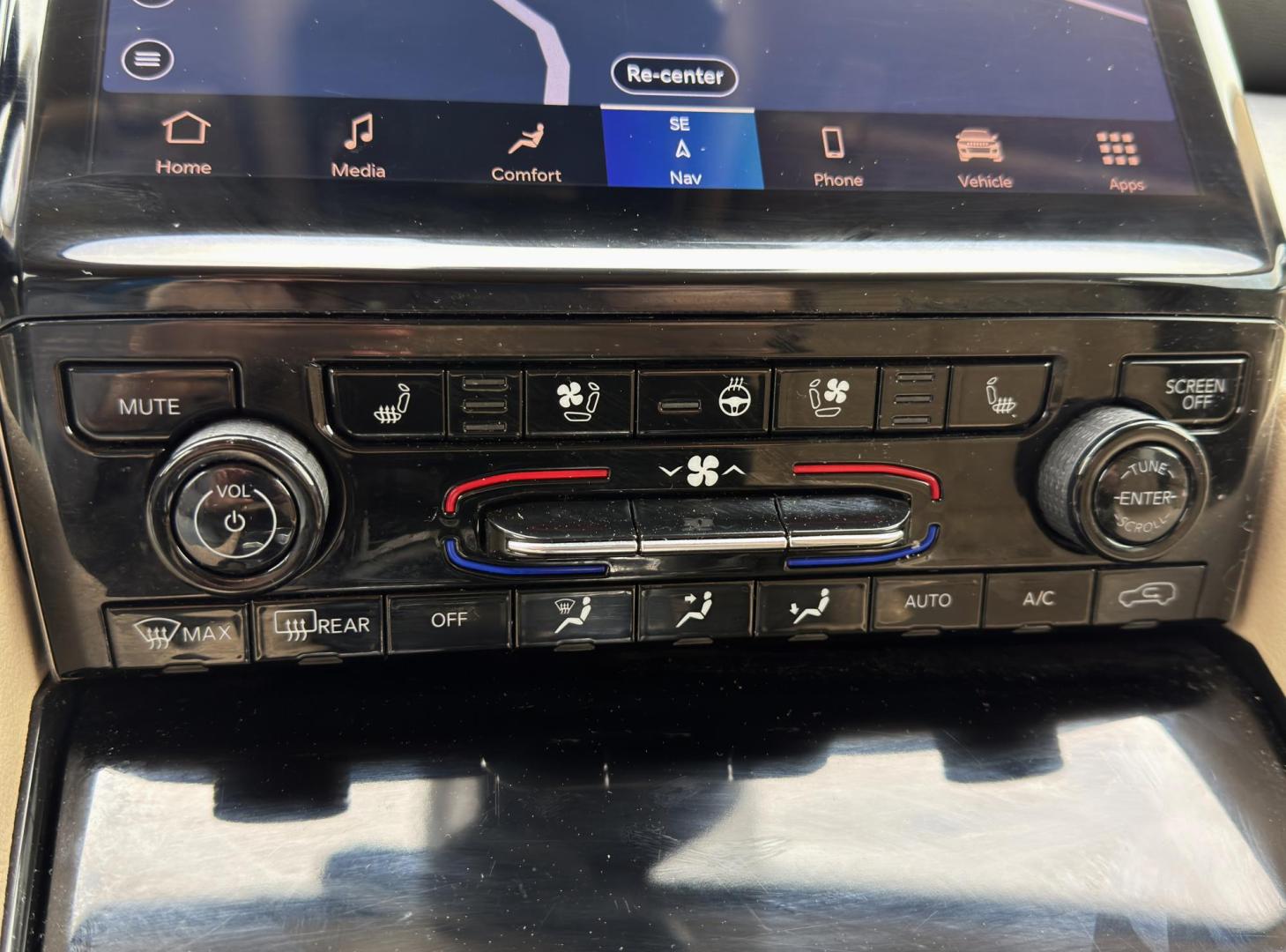 2021 WHITE /Tan Jeep Grand Cherokee Limited 4WD (1C4RJKBG1M8) with an 3.6L V6 engine, Automatic transmission, located at 2990 Old Orchard Rd., Jackson, MO, 63755, 37.354214, -89.612106 - 2021 Jeep Grand Cherokee L Limited 59xxx miles 4 Wheel Drive 3.6L V6 Automatic Leather 3rd Row Navigation Power/Heated/Cooled Seats Heated Rear Seats Heated Steering Wheel Backup Camera Sunroof Bluetooth Remote Start Cruise Power Windows/Locks/Mirrors We have financing available and - Photo#4