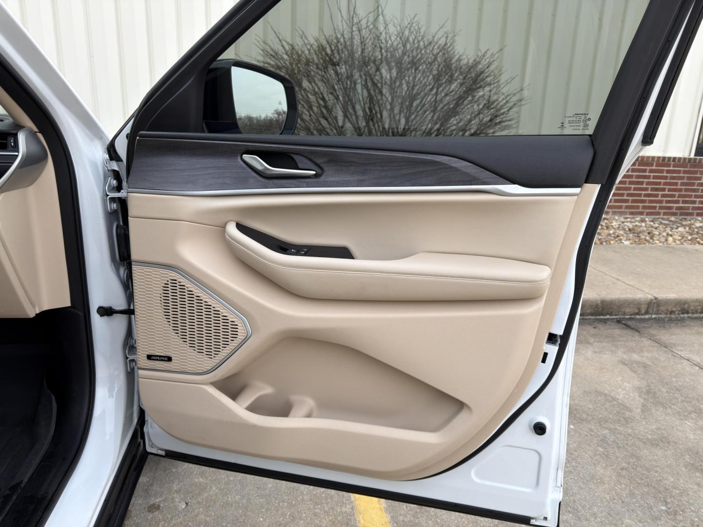 2021 WHITE /Tan Jeep Grand Cherokee Limited 4WD (1C4RJKBG1M8) with an 3.6L V6 engine, Automatic transmission, located at 2990 Old Orchard Rd., Jackson, MO, 63755, 37.354214, -89.612106 - 2021 Jeep Grand Cherokee L Limited 59xxx miles 4 Wheel Drive 3.6L V6 Automatic Leather 3rd Row Navigation Power/Heated/Cooled Seats Heated Rear Seats Heated Steering Wheel Backup Camera Sunroof Bluetooth Remote Start Cruise Power Windows/Locks/Mirrors We have financing available and - Photo#19