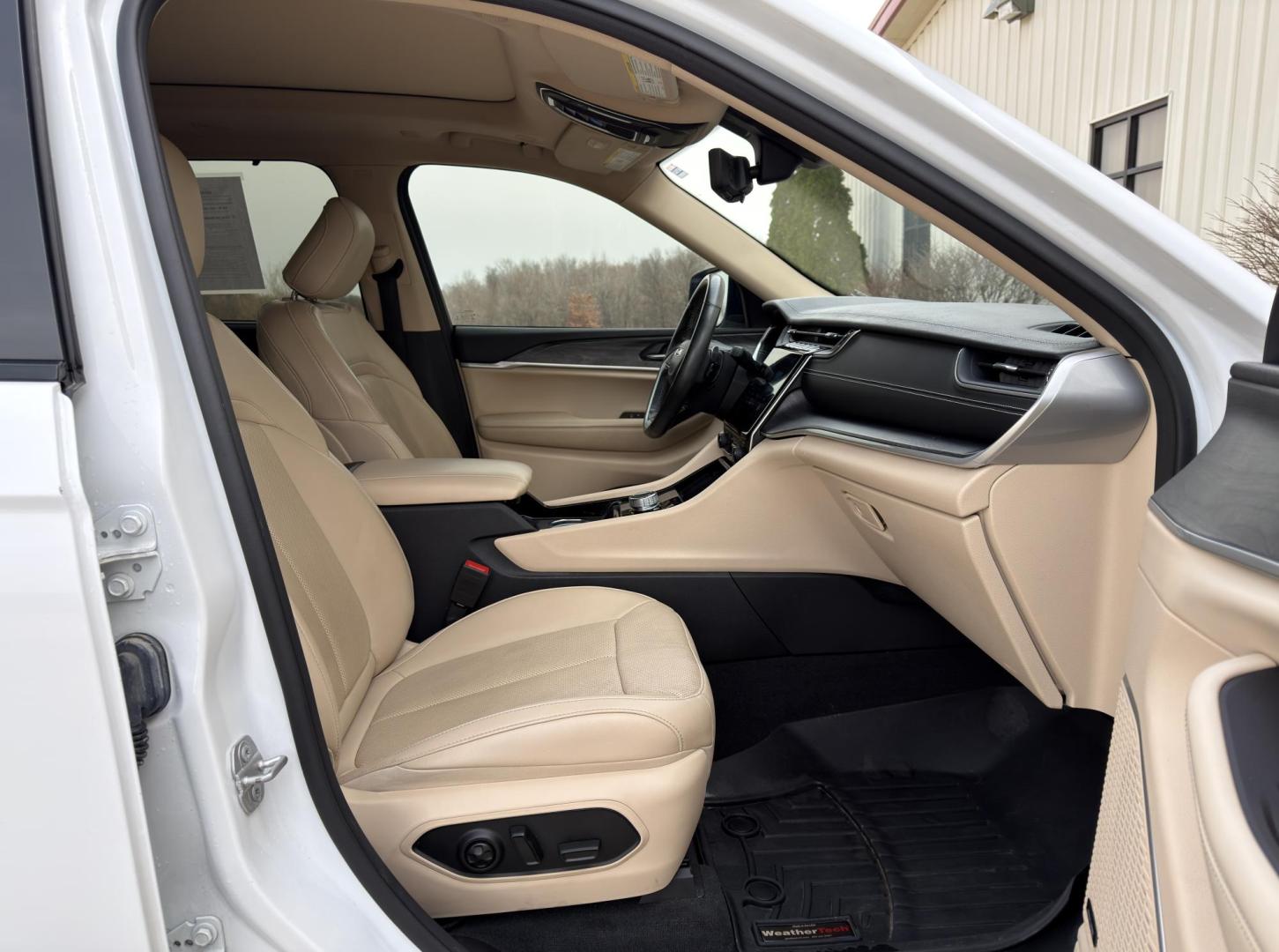 2021 WHITE /Tan Jeep Grand Cherokee Limited 4WD (1C4RJKBG1M8) with an 3.6L V6 engine, Automatic transmission, located at 2990 Old Orchard Rd., Jackson, MO, 63755, 37.354214, -89.612106 - 2021 Jeep Grand Cherokee L Limited 59xxx miles 4 Wheel Drive 3.6L V6 Automatic Leather 3rd Row Navigation Power/Heated/Cooled Seats Heated Rear Seats Heated Steering Wheel Backup Camera Sunroof Bluetooth Remote Start Cruise Power Windows/Locks/Mirrors We have financing available and - Photo#20