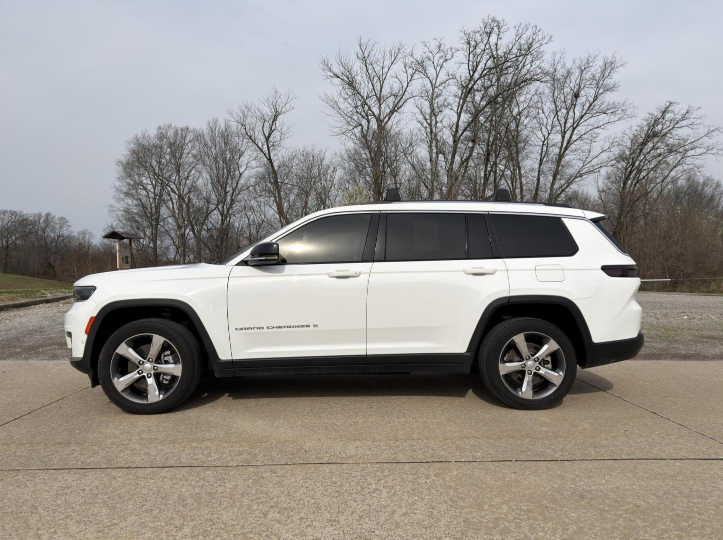 2021 WHITE /Tan Jeep Grand Cherokee Limited 4WD (1C4RJKBG1M8) with an 3.6L V6 engine, Automatic transmission, located at 2990 Old Orchard Rd., Jackson, MO, 63755, 37.354214, -89.612106 - 2021 Jeep Grand Cherokee L Limited 59xxx miles 4 Wheel Drive 3.6L V6 Automatic Leather 3rd Row Navigation Power/Heated/Cooled Seats Heated Rear Seats Heated Steering Wheel Backup Camera Sunroof Bluetooth Remote Start Cruise Power Windows/Locks/Mirrors We have financing available and - Photo#11