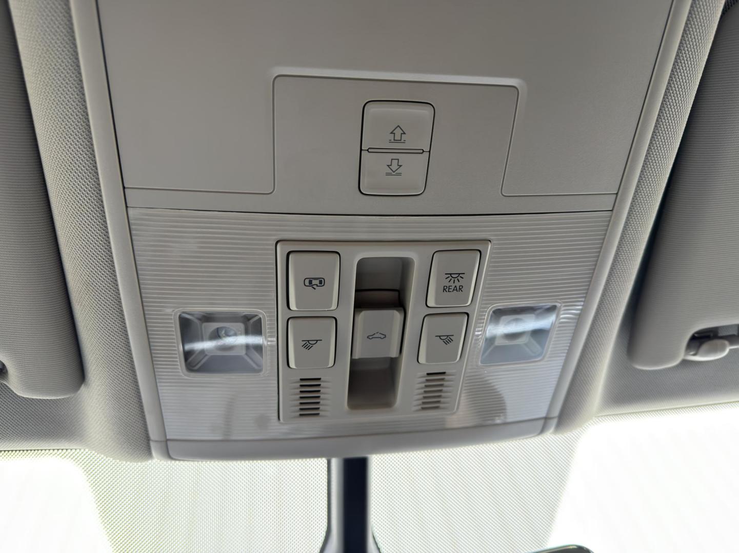 2022 BLUE /Black Volkswagen Atlas V6 SE w/Technology 4MOTION (1V2KR2CA2NC) with an 3.6L V6 engine, Automatic transmission, located at 2990 Old Orchard Rd., Jackson, MO, 63755, 37.354214, -89.612106 - 2022 Volkswagen Atlas SE 85xxx miles All Wheel Drive 3.6L V6 Automatic Leather 3rd Row Backup Camera Power Driver Seat Heated Seats Sunroof Bluetooth Remote Start Cruise Power Windows/Locks/Mirrors We have financing available and we accept trades! Fill out a credit application on our - Photo#32