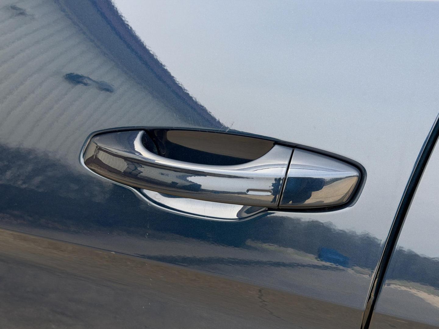 2022 BLUE /Black Volkswagen Atlas V6 SE w/Technology 4MOTION (1V2KR2CA2NC) with an 3.6L V6 engine, Automatic transmission, located at 2990 Old Orchard Rd., Jackson, MO, 63755, 37.354214, -89.612106 - 2022 Volkswagen Atlas SE 85xxx miles All Wheel Drive 3.6L V6 Automatic Leather 3rd Row Backup Camera Power Driver Seat Heated Seats Sunroof Bluetooth Remote Start Cruise Power Windows/Locks/Mirrors We have financing available and we accept trades! Fill out a credit application on our - Photo#36