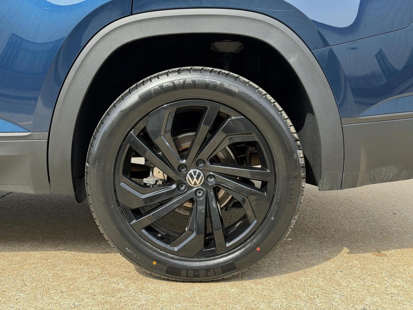 2022 BLUE /Black Volkswagen Atlas V6 SE w/Technology 4MOTION (1V2KR2CA2NC) with an 3.6L V6 engine, Automatic transmission, located at 2990 Old Orchard Rd., Jackson, MO, 63755, 37.354214, -89.612106 - 2022 Volkswagen Atlas SE 85xxx miles All Wheel Drive 3.6L V6 Automatic Leather 3rd Row Backup Camera Power Driver Seat Heated Seats Sunroof Bluetooth Remote Start Cruise Power Windows/Locks/Mirrors We have financing available and we accept trades! Fill out a credit application on our - Photo#41