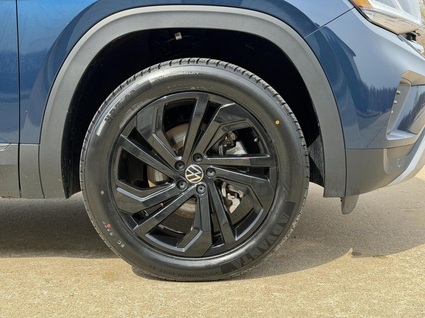 2022 BLUE /Black Volkswagen Atlas V6 SE w/Technology 4MOTION (1V2KR2CA2NC) with an 3.6L V6 engine, Automatic transmission, located at 2990 Old Orchard Rd., Jackson, MO, 63755, 37.354214, -89.612106 - 2022 Volkswagen Atlas SE 85xxx miles All Wheel Drive 3.6L V6 Automatic Leather 3rd Row Backup Camera Power Driver Seat Heated Seats Sunroof Bluetooth Remote Start Cruise Power Windows/Locks/Mirrors We have financing available and we accept trades! Fill out a credit application on our - Photo#43