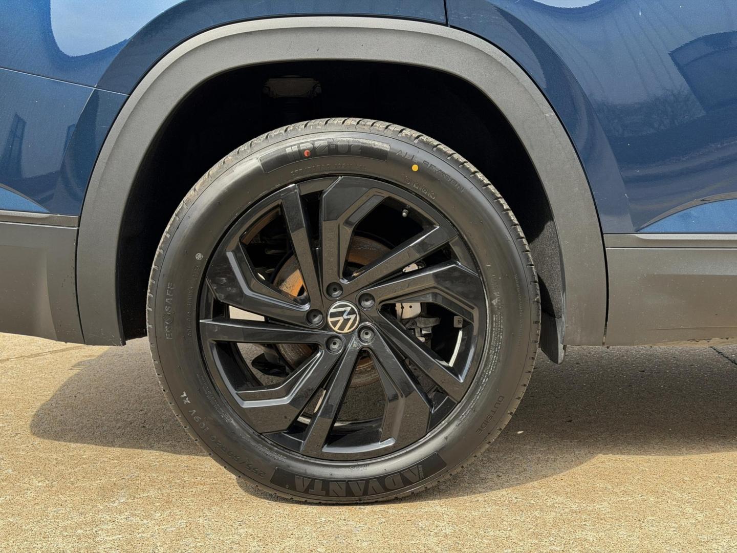 2022 BLUE /Black Volkswagen Atlas V6 SE w/Technology 4MOTION (1V2KR2CA2NC) with an 3.6L V6 engine, Automatic transmission, located at 2990 Old Orchard Rd., Jackson, MO, 63755, 37.354214, -89.612106 - 2022 Volkswagen Atlas SE 85xxx miles All Wheel Drive 3.6L V6 Automatic Leather 3rd Row Backup Camera Power Driver Seat Heated Seats Sunroof Bluetooth Remote Start Cruise Power Windows/Locks/Mirrors We have financing available and we accept trades! Fill out a credit application on our - Photo#42