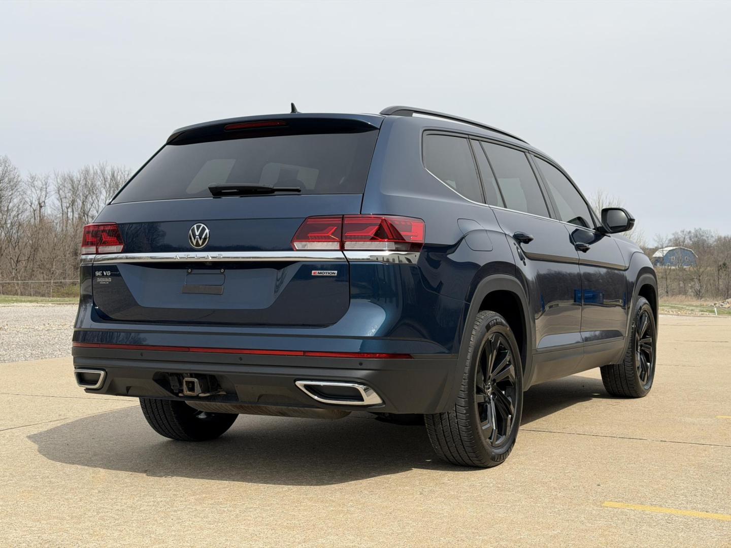 2022 BLUE /Black Volkswagen Atlas V6 SE w/Technology 4MOTION (1V2KR2CA2NC) with an 3.6L V6 engine, Automatic transmission, located at 2990 Old Orchard Rd., Jackson, MO, 63755, 37.354214, -89.612106 - 2022 Volkswagen Atlas SE 85xxx miles All Wheel Drive 3.6L V6 Automatic Leather 3rd Row Backup Camera Power Driver Seat Heated Seats Sunroof Bluetooth Remote Start Cruise Power Windows/Locks/Mirrors We have financing available and we accept trades! Fill out a credit application on our - Photo#10