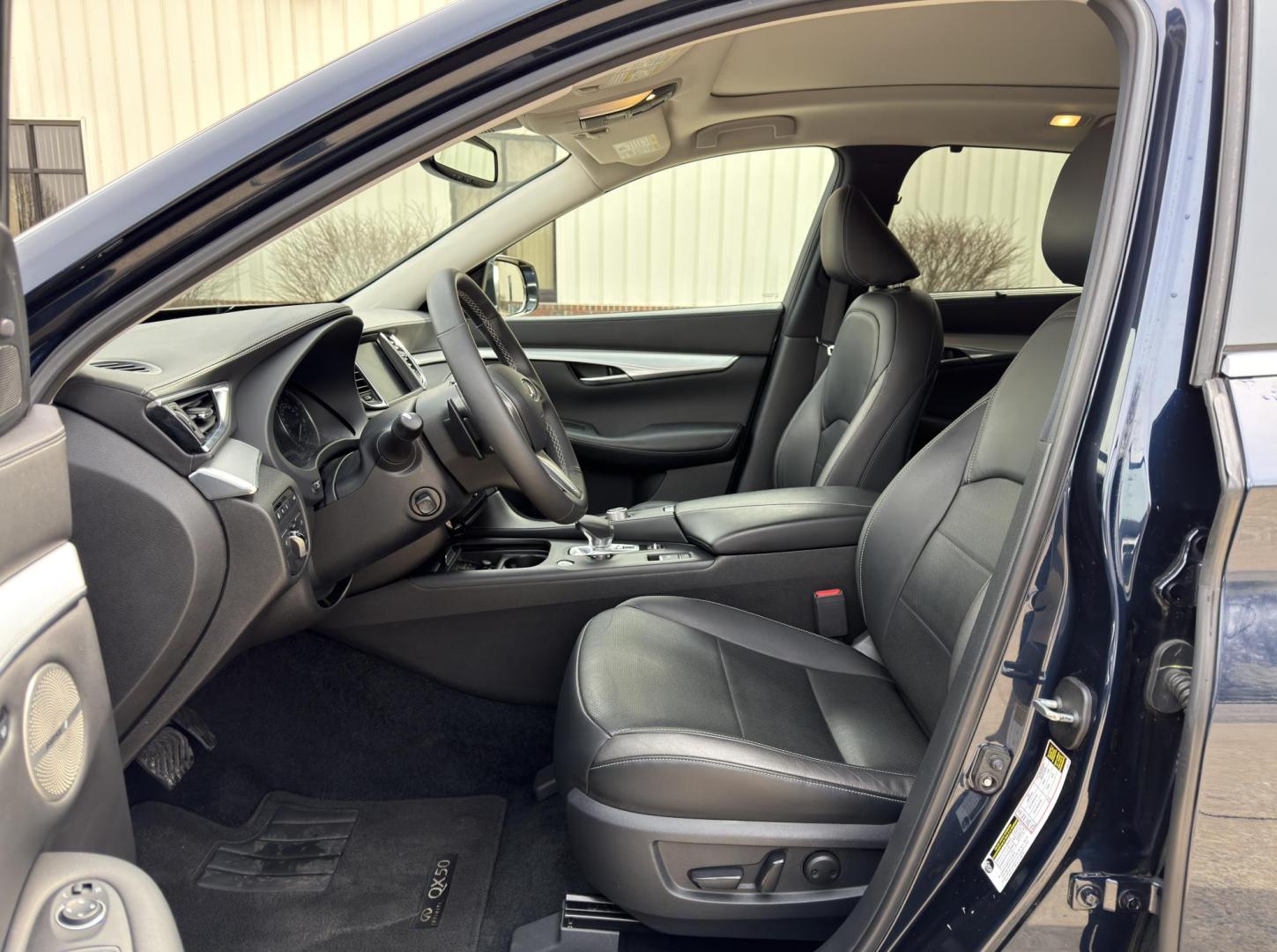 2020 BLUE /Black Infiniti QX50 PURE AWD (3PCAJ5M34LF) with an 2.0L 4 Cyl. engine, CVT transmission, located at 2990 Old Orchard Rd., Jackson, MO, 63755, 37.354214, -89.612106 - 2020 Infiniti QX50 Pure 1-Owner 47xxx miles All Wheel Drive 2.0L 4 Cyl. Automatic Leather Navigation Power/Heated/Cooled Seats Backup Camera Sunroof Bluetooth Remote Start Cruise Power Windows/Locks/Mirrors We have financing available and we accept trades! Fill out a credit applicatio - Photo#16