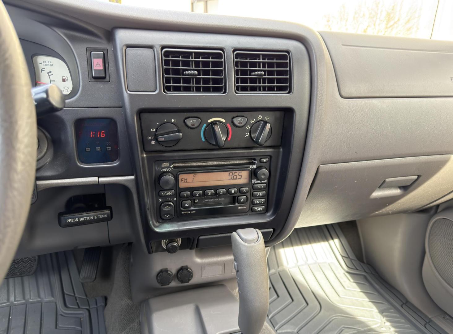 2003 SILVER /Gray Toyota Tacoma SR5 Double Cab V6 4WD (5TEHN72N33Z) with an 3.4L V6 engine, Automatic transmission, located at 2990 Old Orchard Rd., Jackson, MO, 63755, 37.354214, -89.612106 - 2003 Toyota Tacoma SR5 315xxx miles 4x4 3.4L V6 Automatic Cruise Power Windows/Locks/Mirrors We have financing available and we accept trades! Fill out a credit application on our website or come by today! If you have any questions, give us a call at (573) 204-7777 or visit our website at fi - Photo#22
