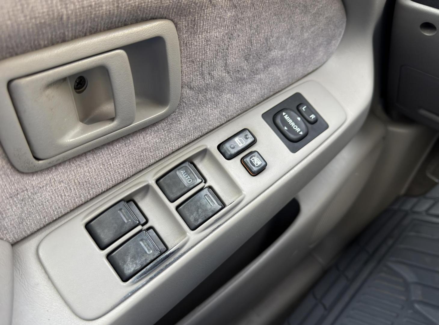 2003 SILVER /Gray Toyota Tacoma SR5 Double Cab V6 4WD (5TEHN72N33Z) with an 3.4L V6 engine, Automatic transmission, located at 2990 Old Orchard Rd., Jackson, MO, 63755, 37.354214, -89.612106 - 2003 Toyota Tacoma SR5 315xxx miles 4x4 3.4L V6 Automatic Cruise Power Windows/Locks/Mirrors We have financing available and we accept trades! Fill out a credit application on our website or come by today! If you have any questions, give us a call at (573) 204-7777 or visit our website at fi - Photo#25