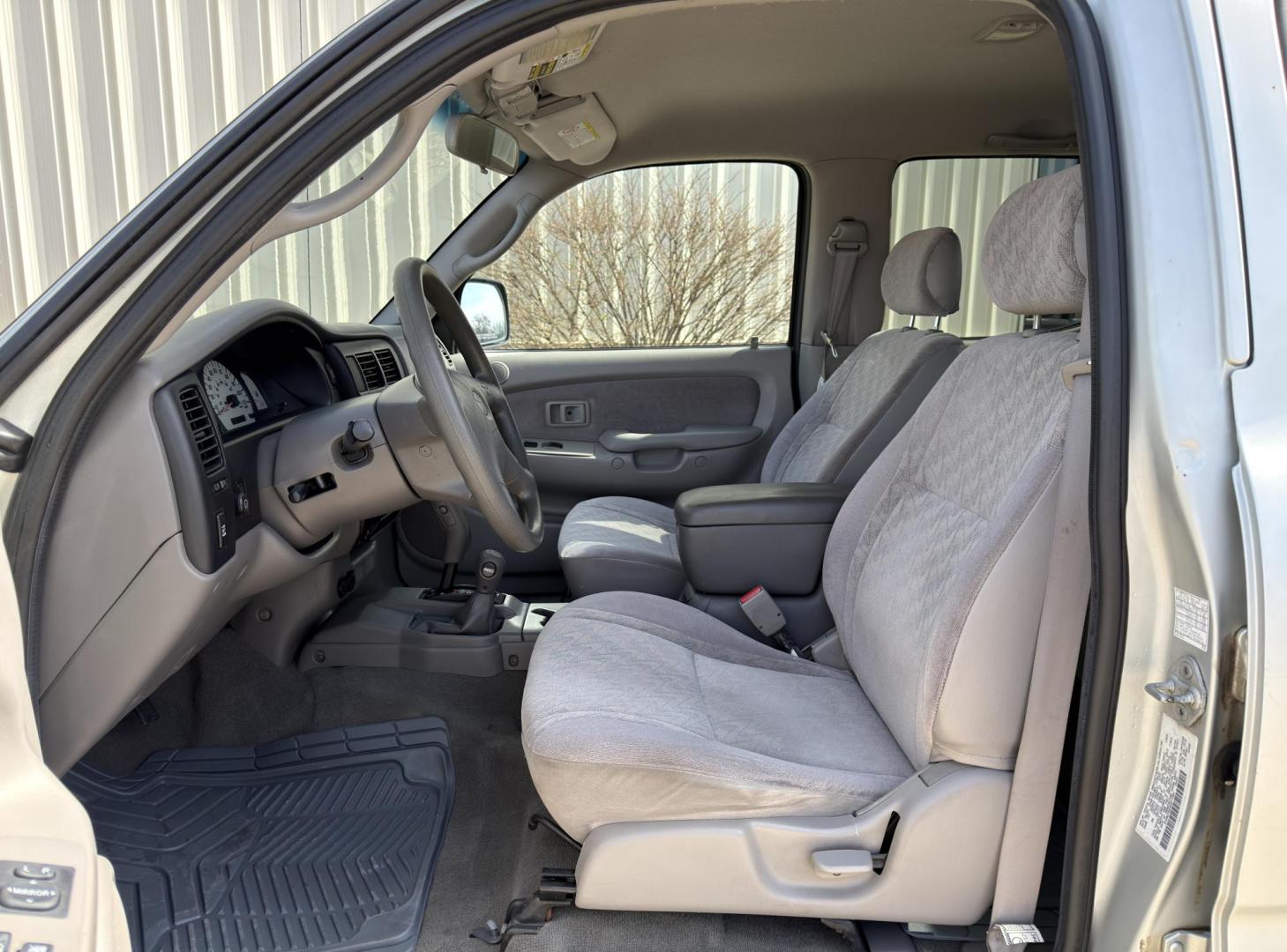 2003 SILVER /Gray Toyota Tacoma SR5 Double Cab V6 4WD (5TEHN72N33Z) with an 3.4L V6 engine, Automatic transmission, located at 2990 Old Orchard Rd., Jackson, MO, 63755, 37.354214, -89.612106 - 2003 Toyota Tacoma SR5 315xxx miles 4x4 3.4L V6 Automatic Cruise Power Windows/Locks/Mirrors We have financing available and we accept trades! Fill out a credit application on our website or come by today! If you have any questions, give us a call at (573) 204-7777 or visit our website at fi - Photo#11