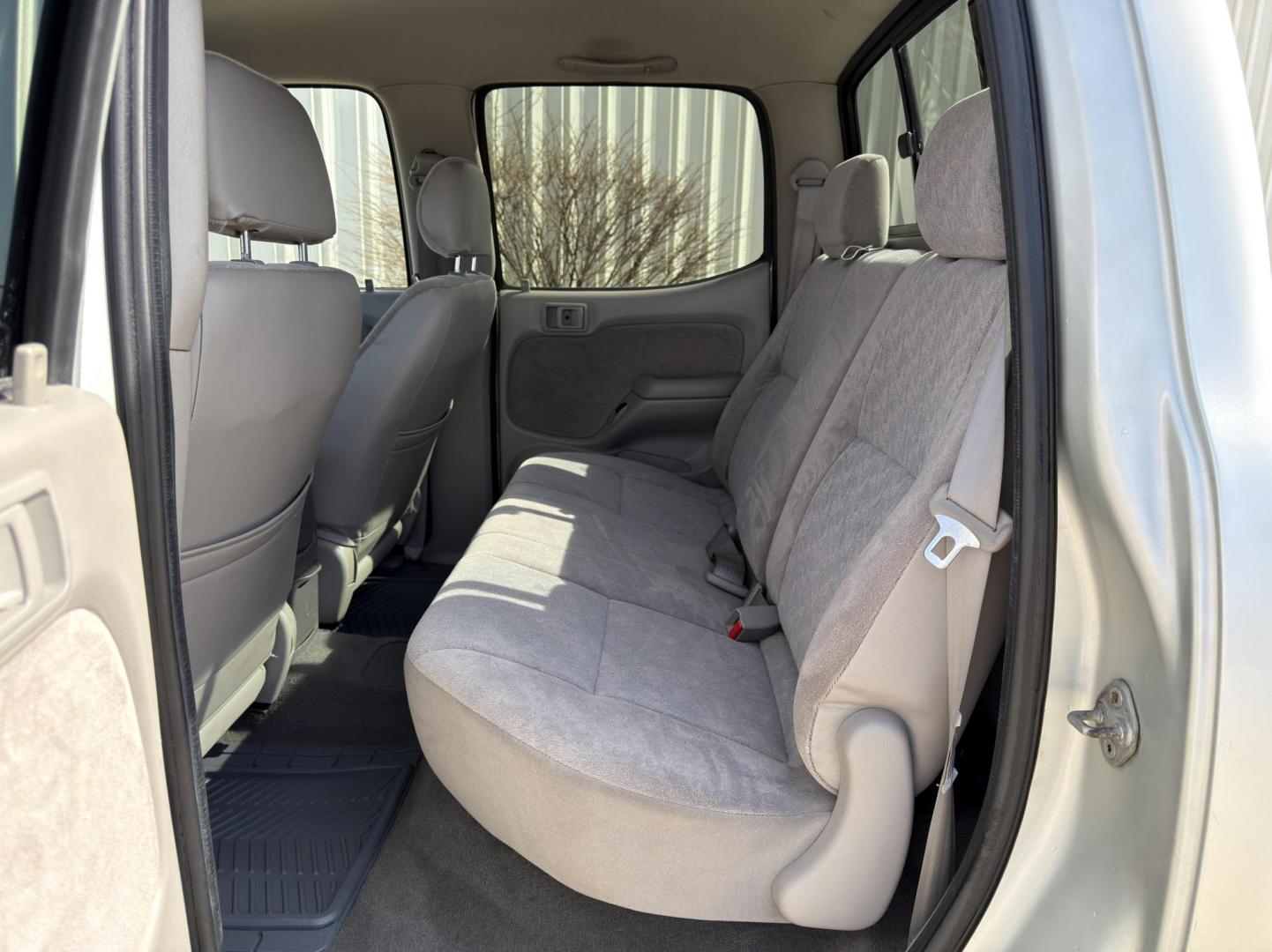 2003 SILVER /Gray Toyota Tacoma SR5 Double Cab V6 4WD (5TEHN72N33Z) with an 3.4L V6 engine, Automatic transmission, located at 2990 Old Orchard Rd., Jackson, MO, 63755, 37.354214, -89.612106 - 2003 Toyota Tacoma SR5 315xxx miles 4x4 3.4L V6 Automatic Cruise Power Windows/Locks/Mirrors We have financing available and we accept trades! Fill out a credit application on our website or come by today! If you have any questions, give us a call at (573) 204-7777 or visit our website at fi - Photo#14