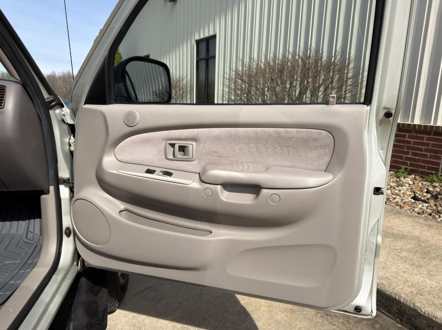 2003 SILVER /Gray Toyota Tacoma SR5 Double Cab V6 4WD (5TEHN72N33Z) with an 3.4L V6 engine, Automatic transmission, located at 2990 Old Orchard Rd., Jackson, MO, 63755, 37.354214, -89.612106 - 2003 Toyota Tacoma SR5 315xxx miles 4x4 3.4L V6 Automatic Cruise Power Windows/Locks/Mirrors We have financing available and we accept trades! Fill out a credit application on our website or come by today! If you have any questions, give us a call at (573) 204-7777 or visit our website at fi - Photo#12