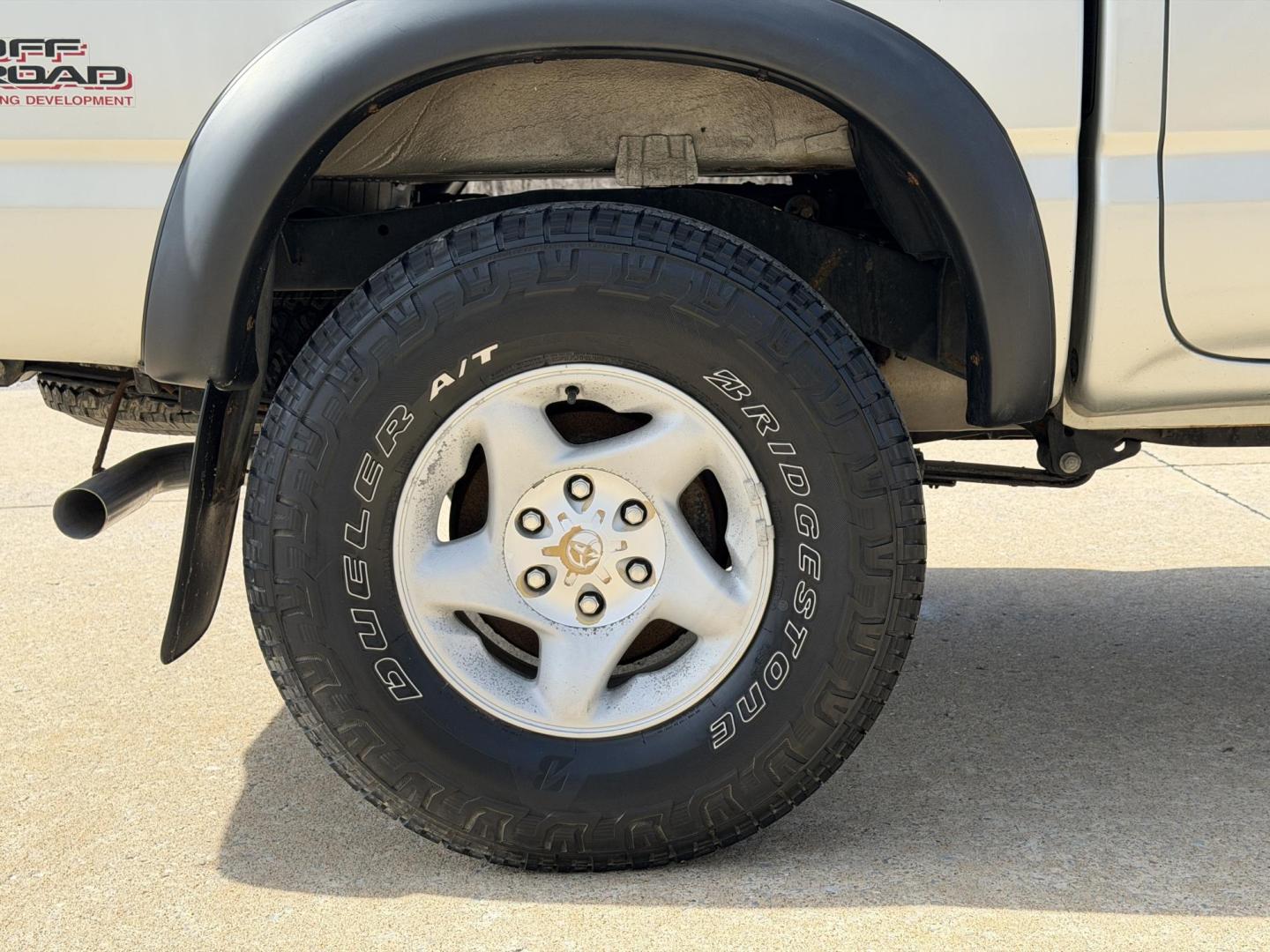 2003 SILVER /Gray Toyota Tacoma SR5 Double Cab V6 4WD (5TEHN72N33Z) with an 3.4L V6 engine, Automatic transmission, located at 2990 Old Orchard Rd., Jackson, MO, 63755, 37.354214, -89.612106 - 2003 Toyota Tacoma SR5 315xxx miles 4x4 3.4L V6 Automatic Cruise Power Windows/Locks/Mirrors We have financing available and we accept trades! Fill out a credit application on our website or come by today! If you have any questions, give us a call at (573) 204-7777 or visit our website at fi - Photo#31