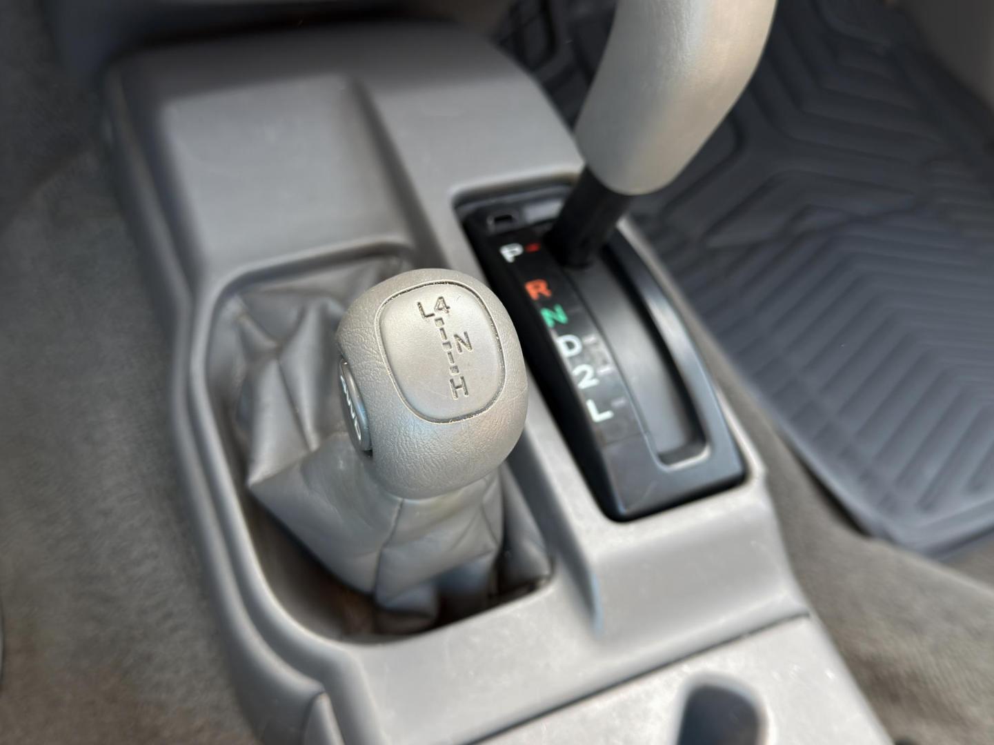 2003 SILVER /Gray Toyota Tacoma SR5 Double Cab V6 4WD (5TEHN72N33Z) with an 3.4L V6 engine, Automatic transmission, located at 2990 Old Orchard Rd., Jackson, MO, 63755, 37.354214, -89.612106 - 2003 Toyota Tacoma SR5 315xxx miles 4x4 3.4L V6 Automatic Cruise Power Windows/Locks/Mirrors We have financing available and we accept trades! Fill out a credit application on our website or come by today! If you have any questions, give us a call at (573) 204-7777 or visit our website at fi - Photo#2