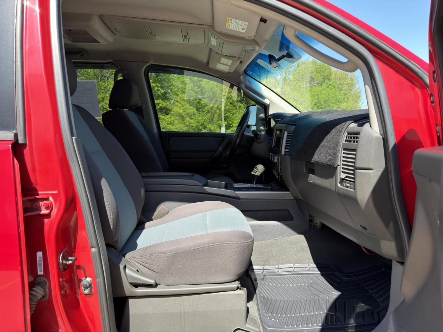 2007 RED /Black Nissan Titan XE Crew Cab 4WD (1N6AA07B37N) with an 5.6L V8 engine, Automatic transmission, located at 2990 Old Orchard Rd., Jackson, MO, 63755, 37.354214, -89.612106 - 2007 Nissan Titan XE 165xxx miles 4x4 5.6L V8 Automatic Backup Camera Bluetooth Cruise Power Windows/Locks/Mirrors We have financing available and we accept trades! Fill out a credit application on our website or come by today! If you have any questions, give us a call at (573) 204-7777 or - Photo#14