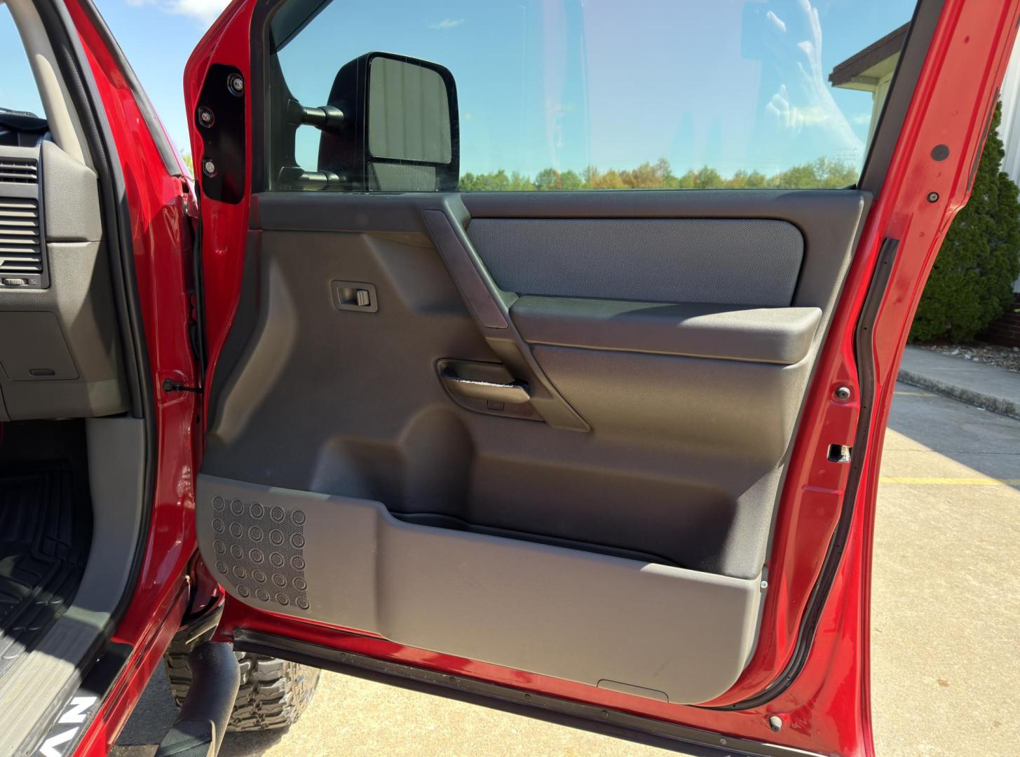 2007 RED /Black Nissan Titan XE Crew Cab 4WD (1N6AA07B37N) with an 5.6L V8 engine, Automatic transmission, located at 2990 Old Orchard Rd., Jackson, MO, 63755, 37.354214, -89.612106 - 2007 Nissan Titan XE 165xxx miles 4x4 5.6L V8 Automatic Backup Camera Bluetooth Cruise Power Windows/Locks/Mirrors We have financing available and we accept trades! Fill out a credit application on our website or come by today! If you have any questions, give us a call at (573) 204-7777 or - Photo#13