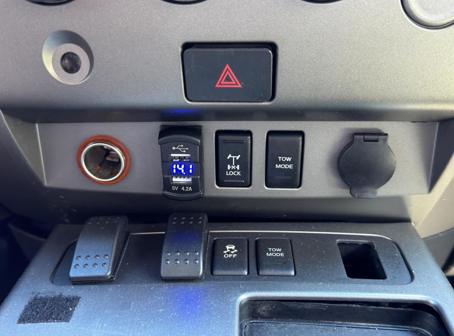 2007 RED /Black Nissan Titan XE Crew Cab 4WD (1N6AA07B37N) with an 5.6L V8 engine, Automatic transmission, located at 2990 Old Orchard Rd., Jackson, MO, 63755, 37.354214, -89.612106 - 2007 Nissan Titan XE 165xxx miles 4x4 5.6L V8 Automatic Backup Camera Bluetooth Cruise Power Windows/Locks/Mirrors We have financing available and we accept trades! Fill out a credit application on our website or come by today! If you have any questions, give us a call at (573) 204-7777 or - Photo#28