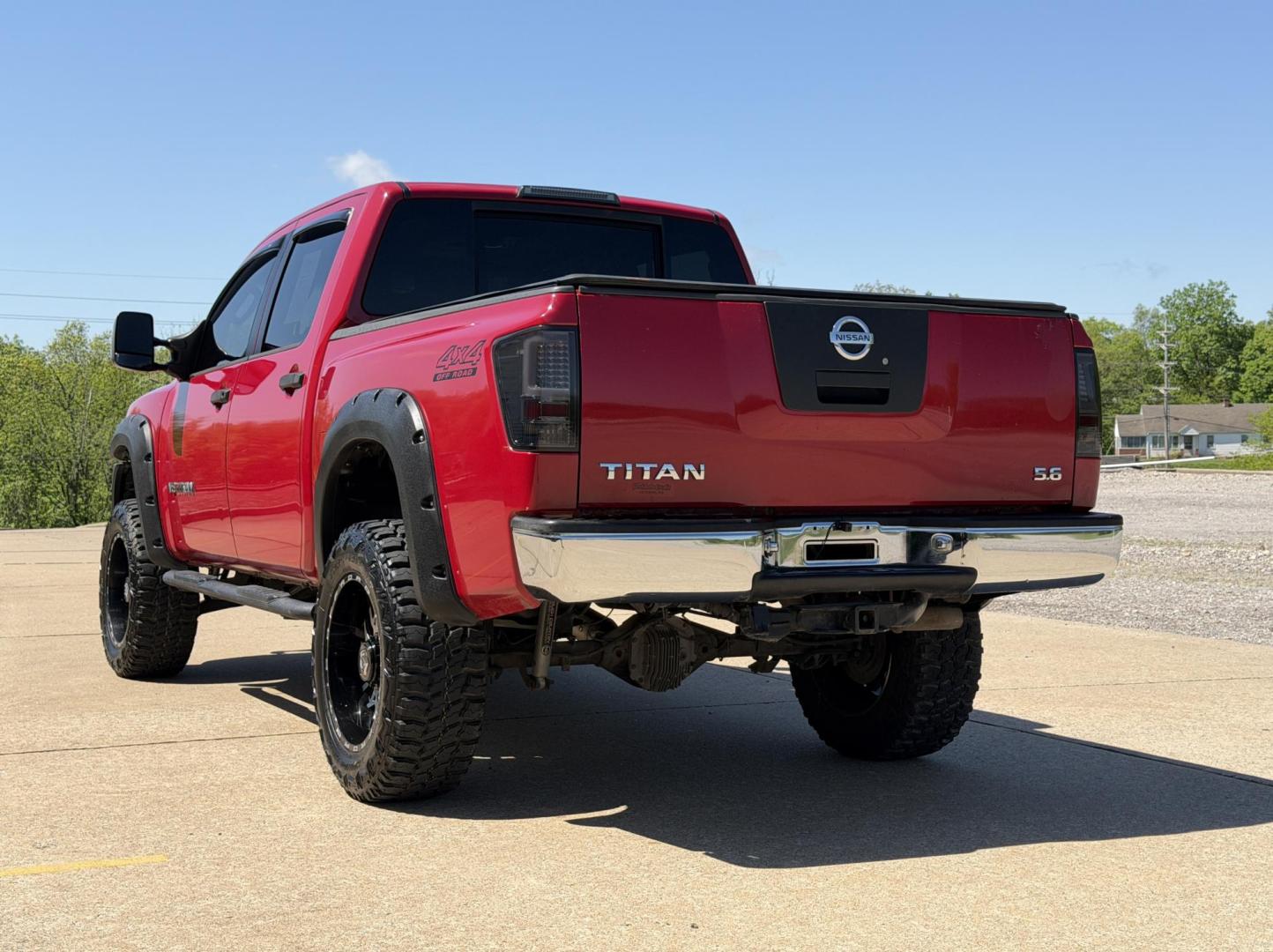 2007 RED /Black Nissan Titan XE Crew Cab 4WD (1N6AA07B37N) with an 5.6L V8 engine, Automatic transmission, located at 2990 Old Orchard Rd., Jackson, MO, 63755, 37.354214, -89.612106 - 2007 Nissan Titan XE 165xxx miles 4x4 5.6L V8 Automatic Backup Camera Bluetooth Cruise Power Windows/Locks/Mirrors We have financing available and we accept trades! Fill out a credit application on our website or come by today! If you have any questions, give us a call at (573) 204-7777 or - Photo#8