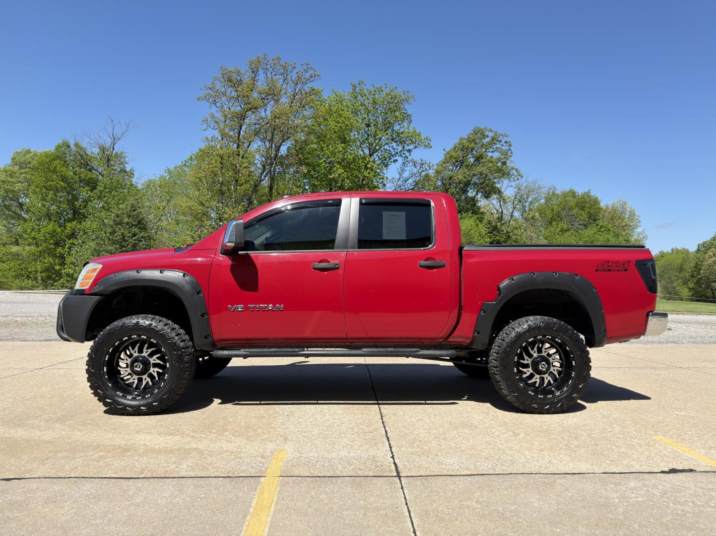 2007 RED /Black Nissan Titan XE Crew Cab 4WD (1N6AA07B37N) with an 5.6L V8 engine, Automatic transmission, located at 2990 Old Orchard Rd., Jackson, MO, 63755, 37.354214, -89.612106 - 2007 Nissan Titan XE 165xxx miles 4x4 5.6L V8 Automatic Backup Camera Bluetooth Cruise Power Windows/Locks/Mirrors We have financing available and we accept trades! Fill out a credit application on our website or come by today! If you have any questions, give us a call at (573) 204-7777 or - Photo#5