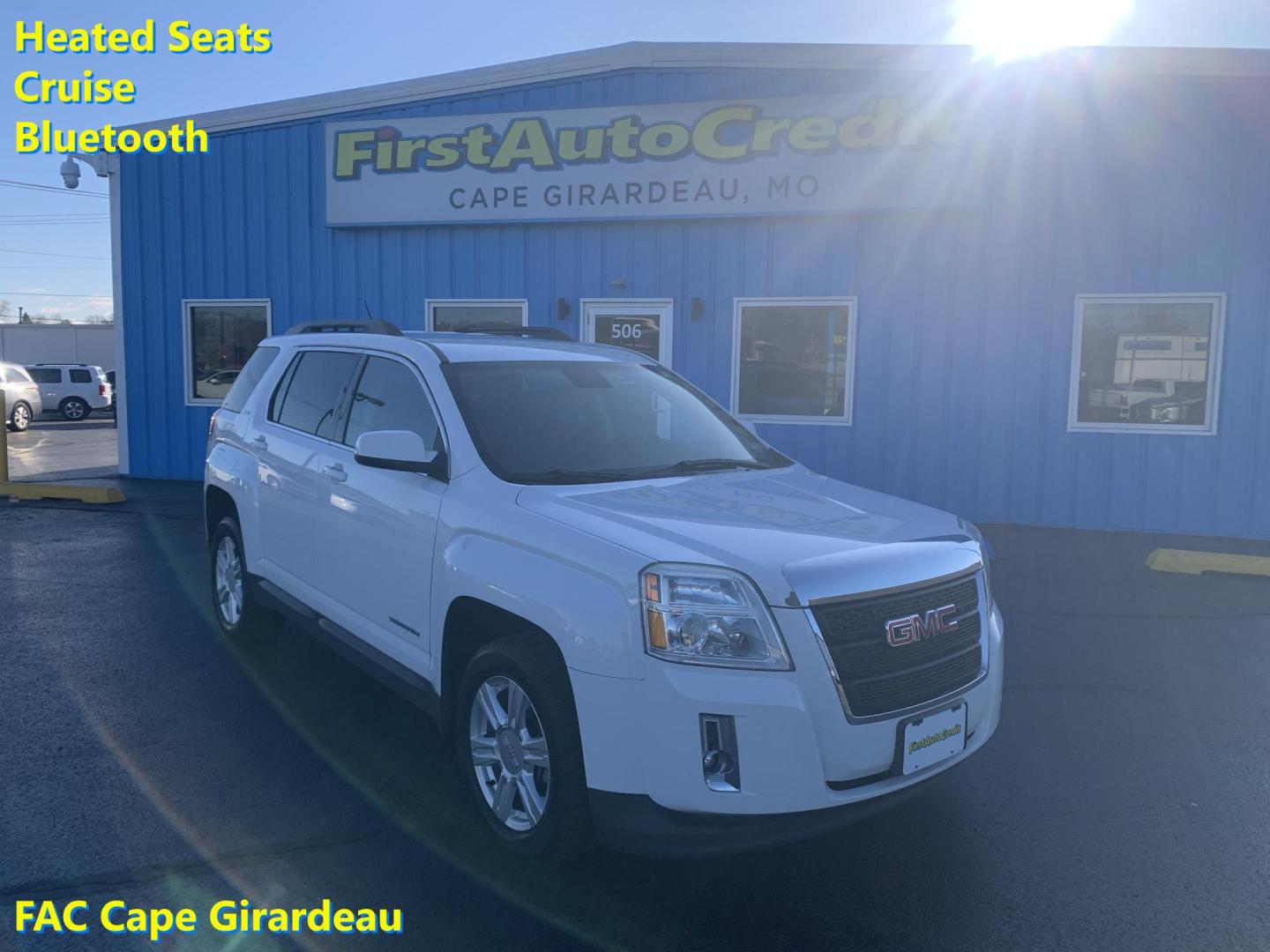 2015 WHITE /BLACK GMC Terrain SLE2 (2GKFLRE35F6) with an 3.6L V6 DOHC 24V engine, Automatic transmission, located at 506 S. Kingshighway, Cape Girardeau, MO, 63703, (573) 235-5000, 37.294991, -89.553635 - 2015 GMC Terrain SLE2 174,xxx miles Heated Seats Power Drivers Seat Bluetooth Cruise Backup Camera We have financing available and we accept trades! Fill out a credit application on our website or come by today! If you have any questions, give us a call at (573) 235-5000 or visit our web - Photo#0