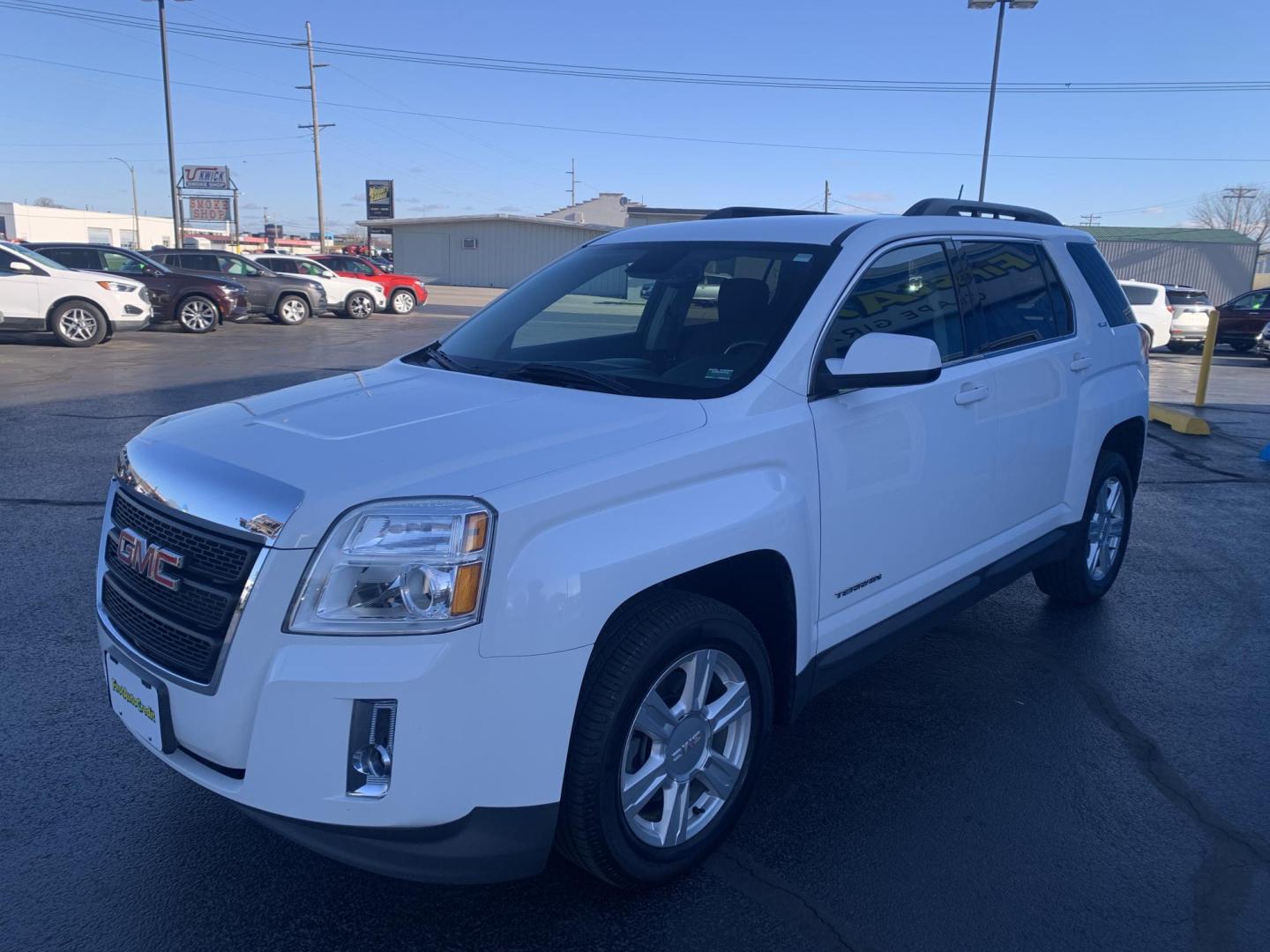 2015 WHITE /BLACK GMC Terrain SLE2 (2GKFLRE35F6) with an 3.6L V6 DOHC 24V engine, Automatic transmission, located at 506 S. Kingshighway, Cape Girardeau, MO, 63703, (573) 235-5000, 37.294991, -89.553635 - 2015 GMC Terrain SLE2 174,xxx miles Heated Seats Power Drivers Seat Bluetooth Cruise Backup Camera We have financing available and we accept trades! Fill out a credit application on our website or come by today! If you have any questions, give us a call at (573) 235-5000 or visit our web - Photo#3