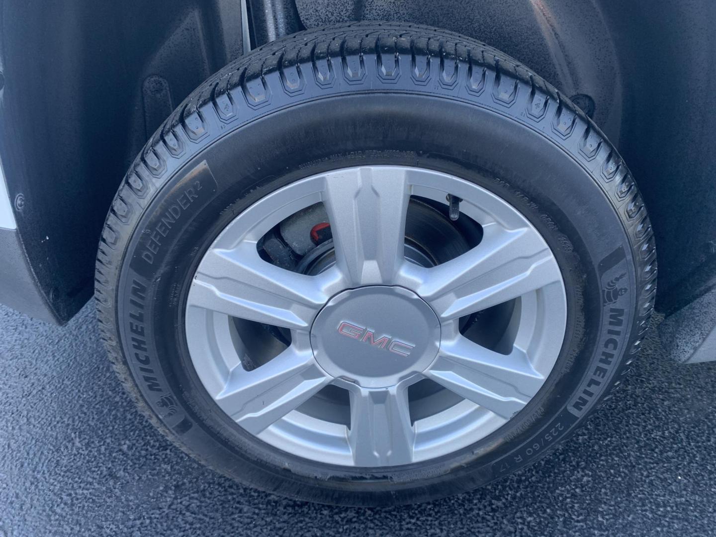 2015 WHITE /BLACK GMC Terrain SLE2 (2GKFLRE35F6) with an 3.6L V6 DOHC 24V engine, Automatic transmission, located at 506 S. Kingshighway, Cape Girardeau, MO, 63703, (573) 235-5000, 37.294991, -89.553635 - 2015 GMC Terrain SLE2 174,xxx miles Heated Seats Power Drivers Seat Bluetooth Cruise Backup Camera We have financing available and we accept trades! Fill out a credit application on our website or come by today! If you have any questions, give us a call at (573) 235-5000 or visit our web - Photo#35