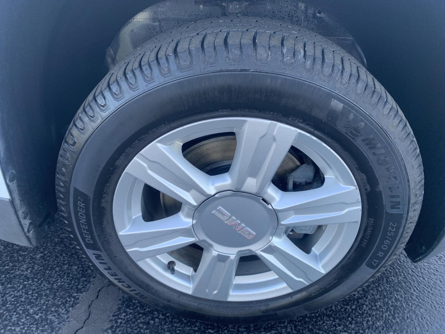 2015 WHITE /BLACK GMC Terrain SLE2 (2GKFLRE35F6) with an 3.6L V6 DOHC 24V engine, Automatic transmission, located at 506 S. Kingshighway, Cape Girardeau, MO, 63703, (573) 235-5000, 37.294991, -89.553635 - 2015 GMC Terrain SLE2 174,xxx miles Heated Seats Power Drivers Seat Bluetooth Cruise Backup Camera We have financing available and we accept trades! Fill out a credit application on our website or come by today! If you have any questions, give us a call at (573) 235-5000 or visit our web - Photo#34