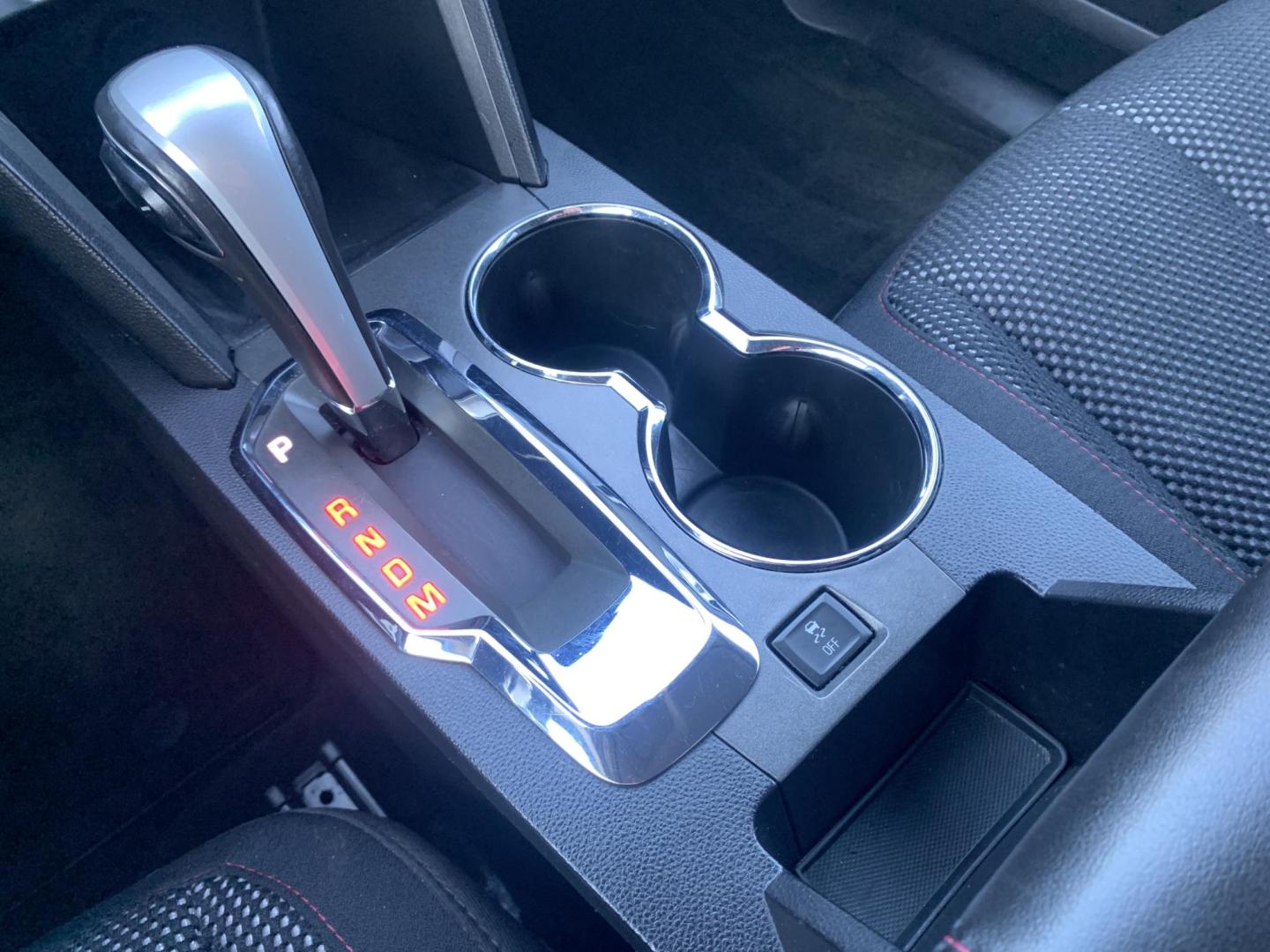 2015 WHITE /BLACK GMC Terrain SLE2 (2GKFLRE35F6) with an 3.6L V6 DOHC 24V engine, Automatic transmission, located at 506 S. Kingshighway, Cape Girardeau, MO, 63703, (573) 235-5000, 37.294991, -89.553635 - 2015 GMC Terrain SLE2 174,xxx miles Heated Seats Power Drivers Seat Bluetooth Cruise Backup Camera We have financing available and we accept trades! Fill out a credit application on our website or come by today! If you have any questions, give us a call at (573) 235-5000 or visit our web - Photo#28