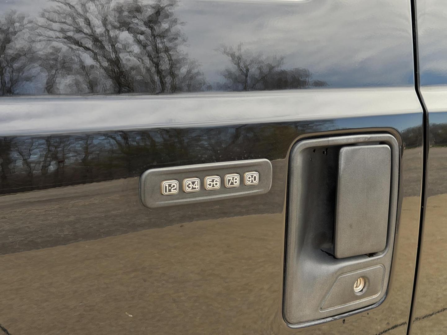 2004 BLACK /Tan Ford F-350 SD Lariat Crew Cab 4WD (1FTWW33P74E) with an 6.0L V8 TURBO DIESEL engine, Automatic transmission, located at 2990 Old Orchard Rd., Jackson, MO, 63755, 37.354214, -89.612106 - 2004 Ford F-350 Super Duty Lariat 114xxx miles 4x4 6.0L V8 Turbo Diesel Automatic Leather Power/Heated Seats Cruise Power Windows/Locks/Mirrors We have financing available and we accept trades! Fill out a credit application on our website or come by today! If you have any questions, give u - Photo#29