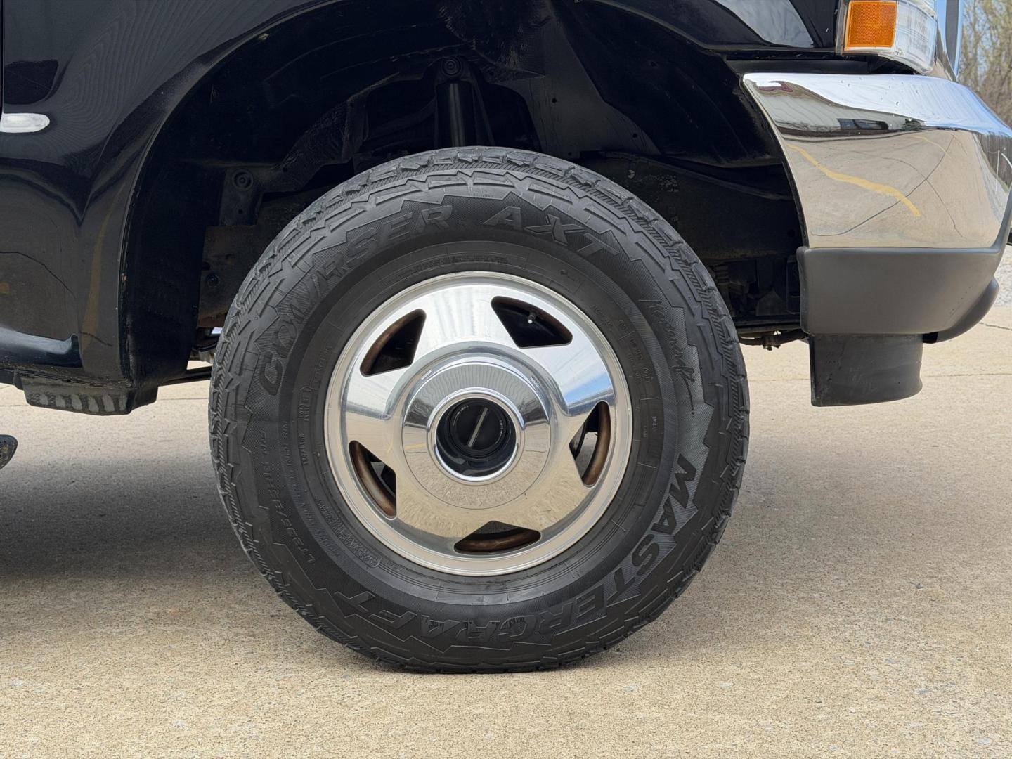 2004 BLACK /Tan Ford F-350 SD Lariat Crew Cab 4WD (1FTWW33P74E) with an 6.0L V8 TURBO DIESEL engine, Automatic transmission, located at 2990 Old Orchard Rd., Jackson, MO, 63755, 37.354214, -89.612106 - 2004 Ford F-350 Super Duty Lariat 114xxx miles 4x4 6.0L V8 Turbo Diesel Automatic Leather Power/Heated Seats Cruise Power Windows/Locks/Mirrors We have financing available and we accept trades! Fill out a credit application on our website or come by today! If you have any questions, give u - Photo#36