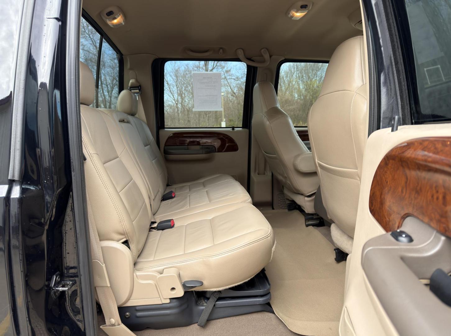 2004 BLACK /Tan Ford F-350 SD Lariat Crew Cab 4WD (1FTWW33P74E) with an 6.0L V8 TURBO DIESEL engine, Automatic transmission, located at 2990 Old Orchard Rd., Jackson, MO, 63755, 37.354214, -89.612106 - 2004 Ford F-350 Super Duty Lariat 114xxx miles 4x4 6.0L V8 Turbo Diesel Automatic Leather Power/Heated Seats Cruise Power Windows/Locks/Mirrors We have financing available and we accept trades! Fill out a credit application on our website or come by today! If you have any questions, give u - Photo#16