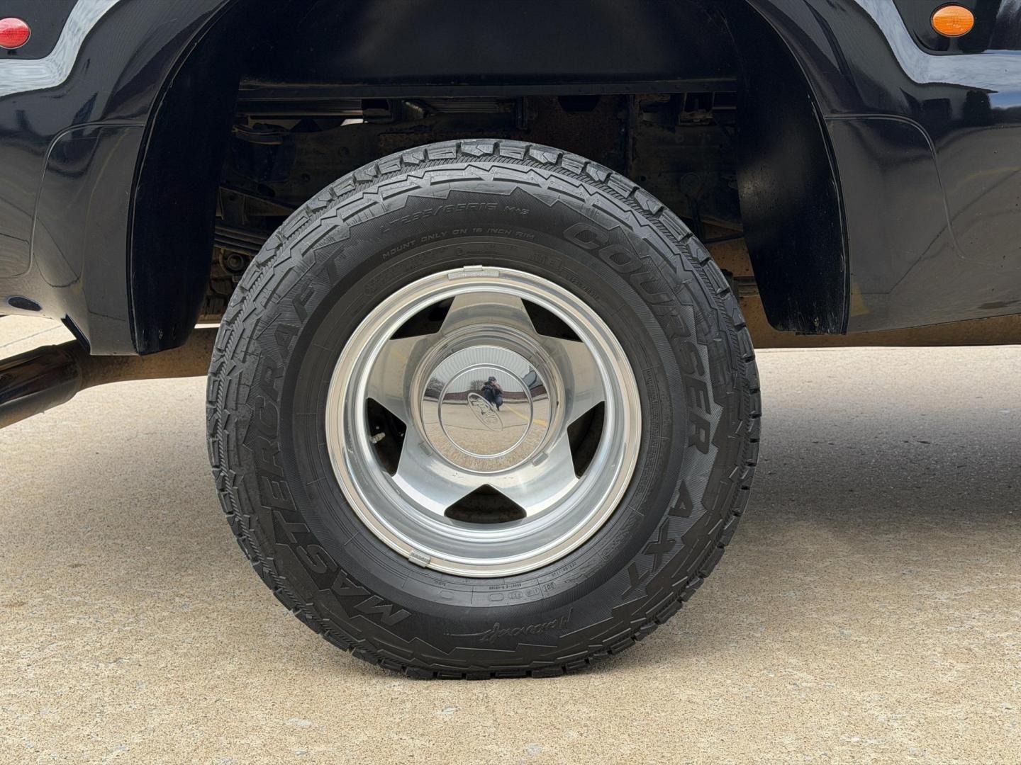 2004 BLACK /Tan Ford F-350 SD Lariat Crew Cab 4WD (1FTWW33P74E) with an 6.0L V8 TURBO DIESEL engine, Automatic transmission, located at 2990 Old Orchard Rd., Jackson, MO, 63755, 37.354214, -89.612106 - 2004 Ford F-350 Super Duty Lariat 114xxx miles 4x4 6.0L V8 Turbo Diesel Automatic Leather Power/Heated Seats Cruise Power Windows/Locks/Mirrors We have financing available and we accept trades! Fill out a credit application on our website or come by today! If you have any questions, give u - Photo#35