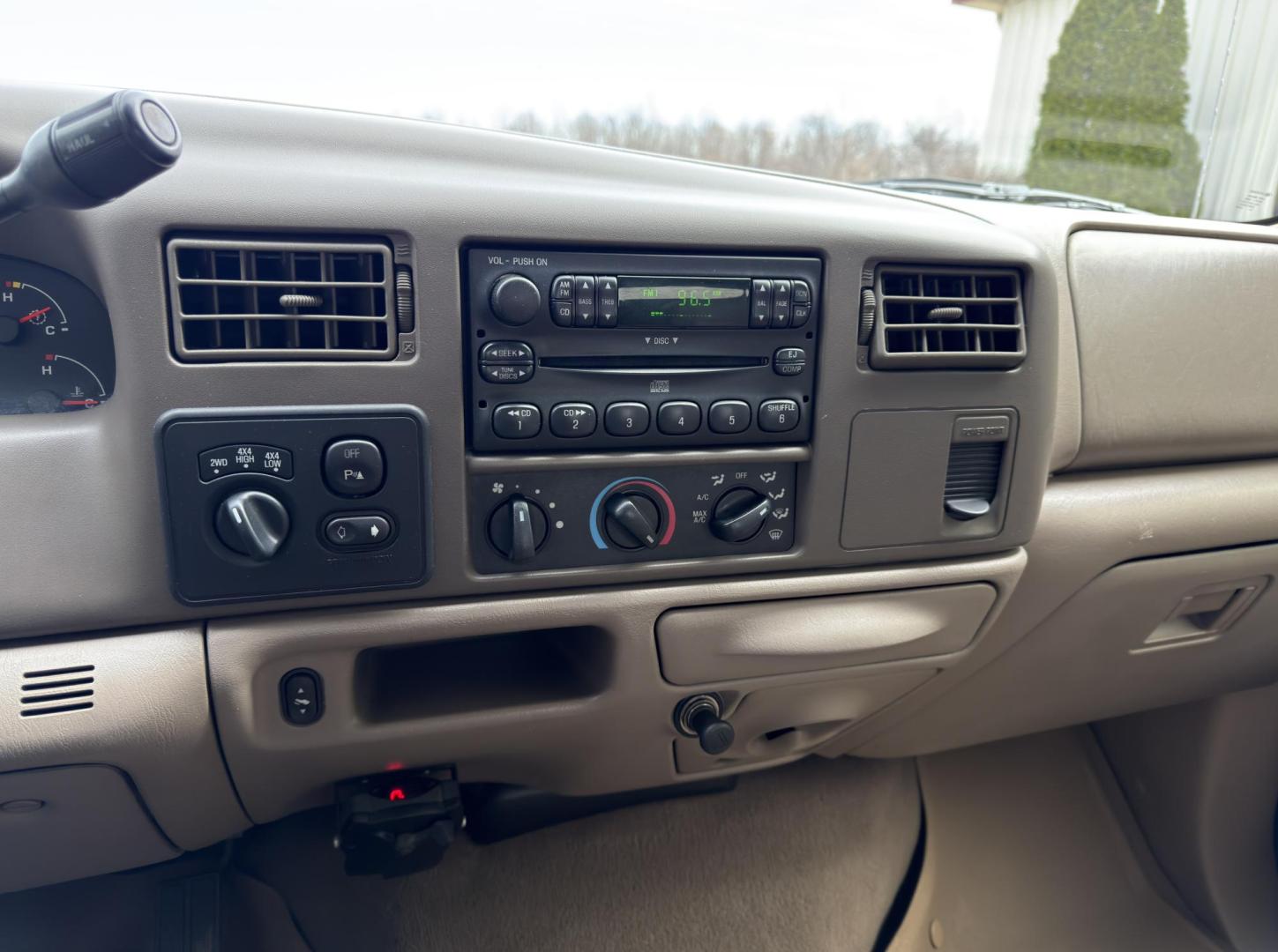 2004 BLACK /Tan Ford F-350 SD Lariat Crew Cab 4WD (1FTWW33P74E) with an 6.0L V8 TURBO DIESEL engine, Automatic transmission, located at 2990 Old Orchard Rd., Jackson, MO, 63755, 37.354214, -89.612106 - 2004 Ford F-350 Super Duty Lariat 114xxx miles 4x4 6.0L V8 Turbo Diesel Automatic Leather Power/Heated Seats Cruise Power Windows/Locks/Mirrors We have financing available and we accept trades! Fill out a credit application on our website or come by today! If you have any questions, give u - Photo#24