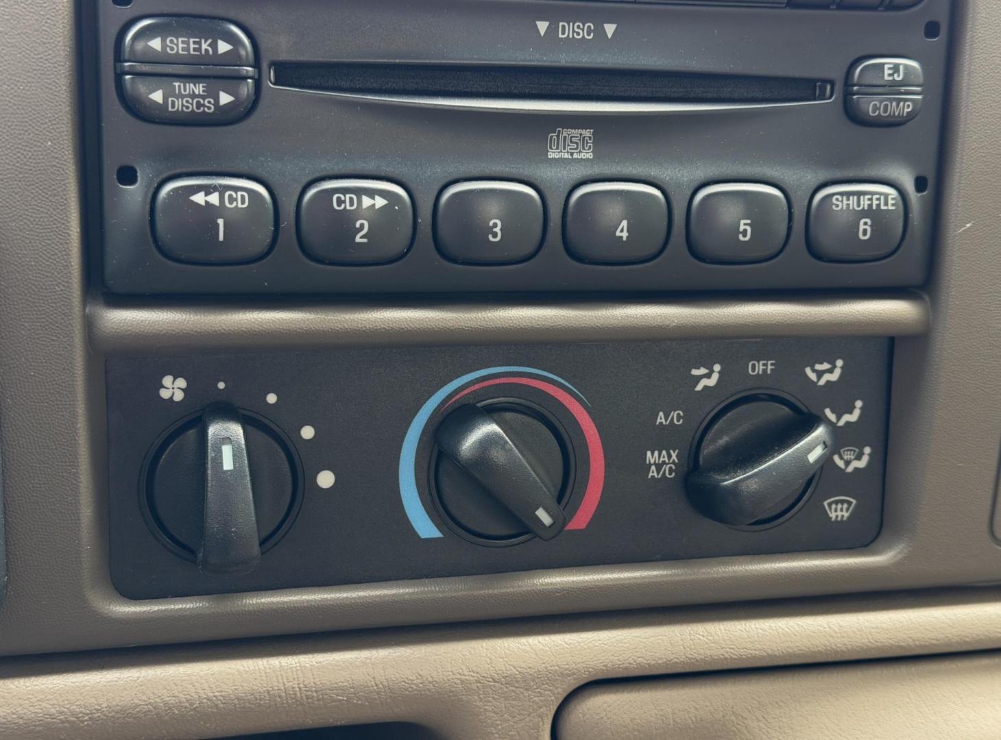 2004 BLACK /Tan Ford F-350 SD Lariat Crew Cab 4WD (1FTWW33P74E) with an 6.0L V8 TURBO DIESEL engine, Automatic transmission, located at 2990 Old Orchard Rd., Jackson, MO, 63755, 37.354214, -89.612106 - 2004 Ford F-350 Super Duty Lariat 114xxx miles 4x4 6.0L V8 Turbo Diesel Automatic Leather Power/Heated Seats Cruise Power Windows/Locks/Mirrors We have financing available and we accept trades! Fill out a credit application on our website or come by today! If you have any questions, give u - Photo#26