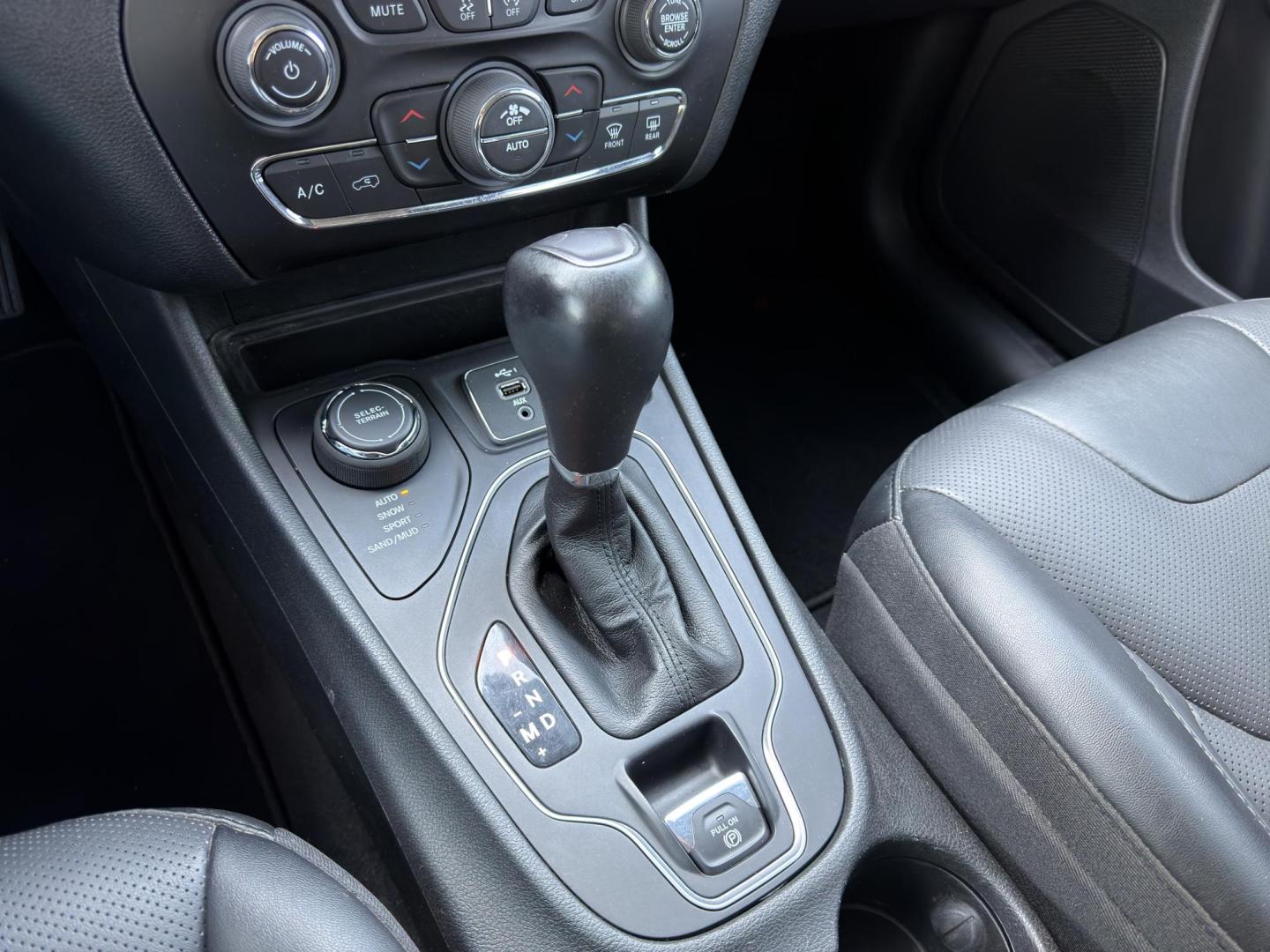 2022 BLACK /Black Jeep Cherokee Latitude Lux 4WD (1C4PJMMX2ND) with an 3.2L V6 engine, Automatic transmission, located at 2990 Old Orchard Rd., Jackson, MO, 63755, 37.354214, -89.612106 - 2022 Jeep Cherokee Latitude LUX 1-Owner 34xxx miles 4 Wheel Drive 3.2L V6 Automatic Leather Backup Camera Power/Heated Seats Heated Steering Wheel Bluetooth Remote Start Cruise Power Windows/Locks/Mirrors We have financing available and we accept trades! Fill out a credit application o - Photo#26